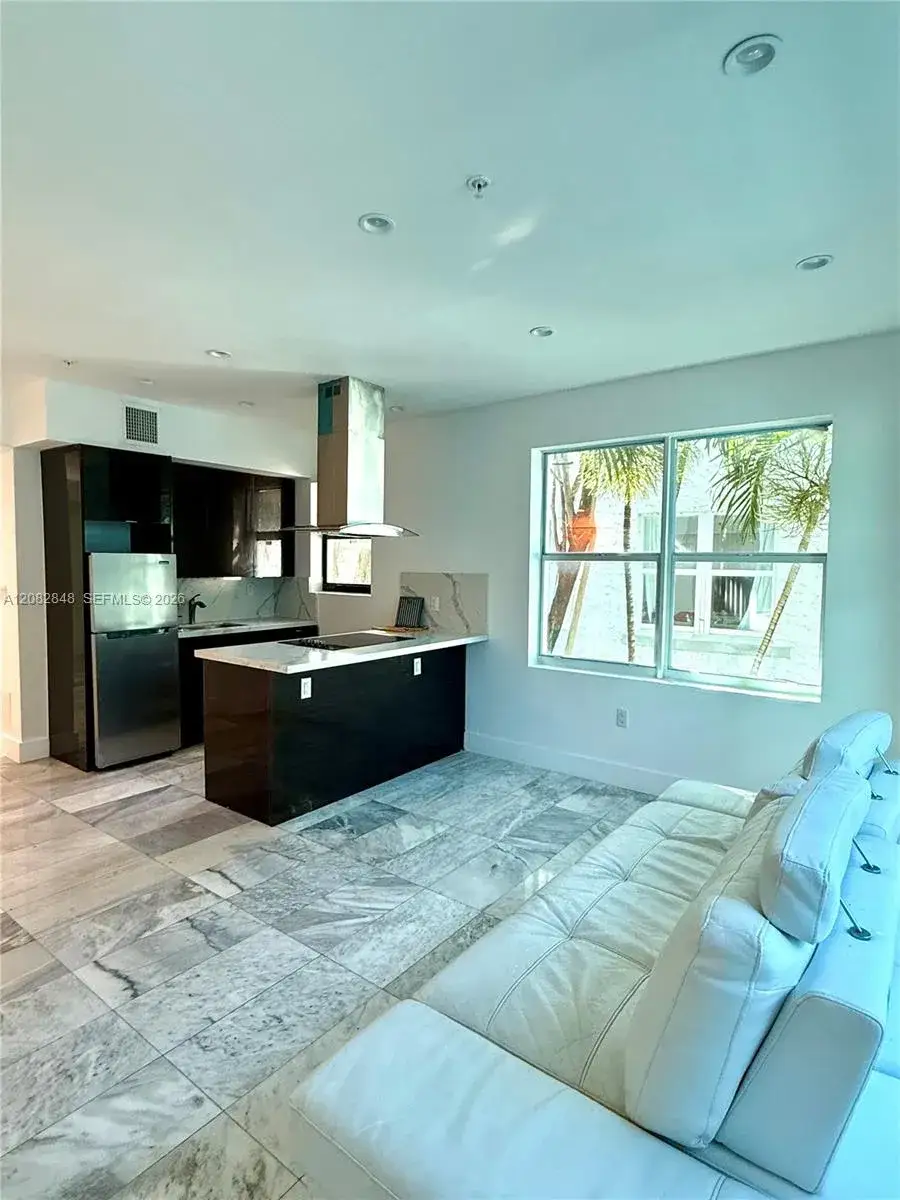 1 bedroom 1 bath Residential Lease for rent at 1560 Drexel Ave # 107, Miami Beach FL 33139