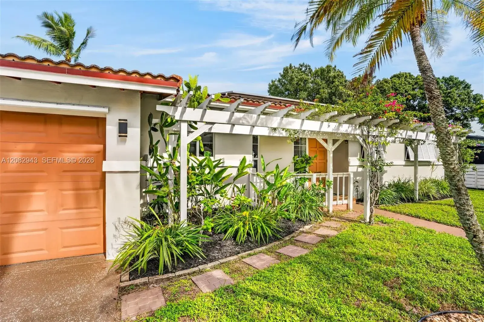 3 bedroom 3 bath Residential for sale at 2100 SW 23rd Ter, Fort Lauderdale FL 33312