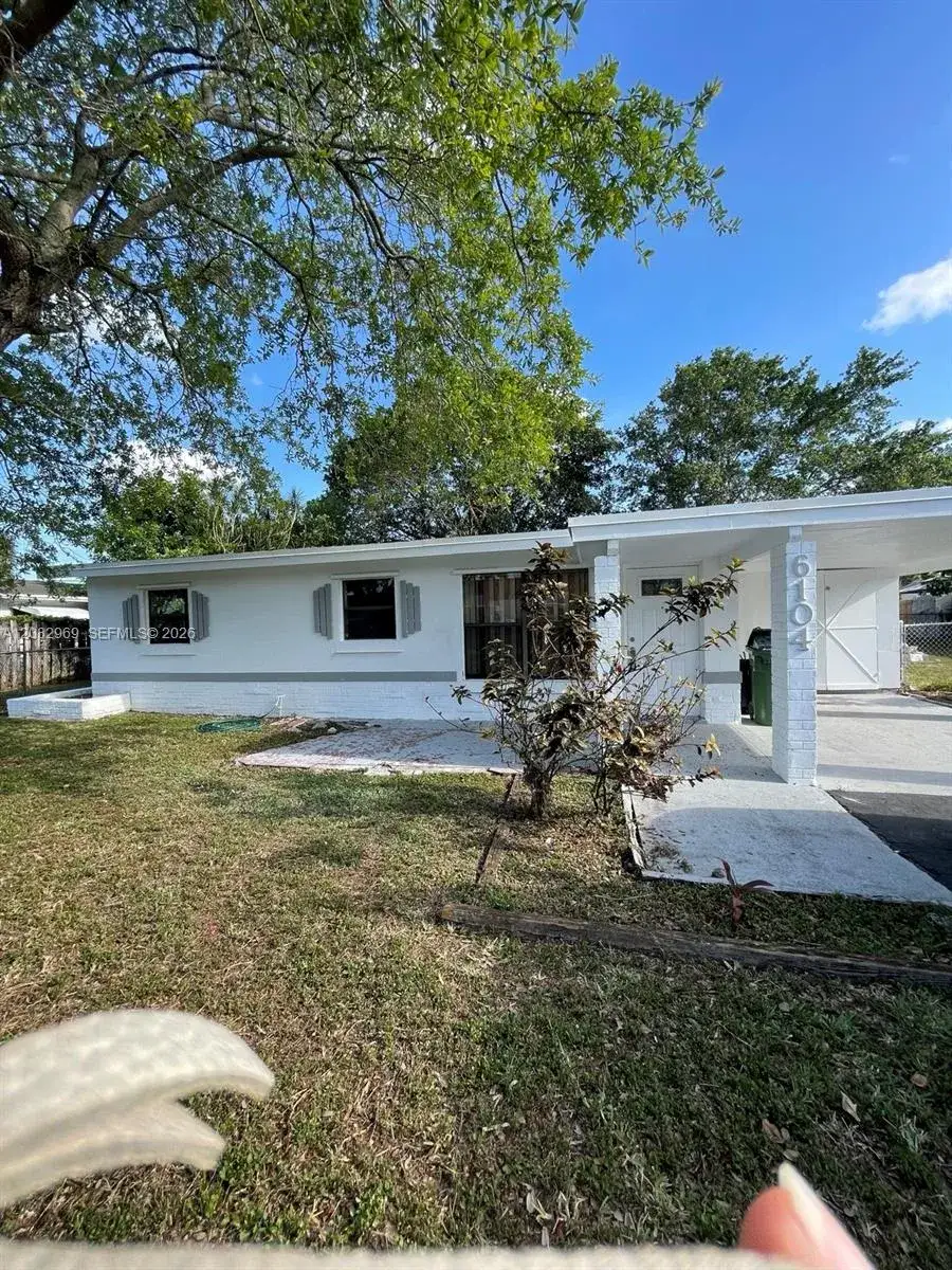 4 bedroom 1 bath Residential for sale at 6104 NW 10th St, Margate FL 33063
