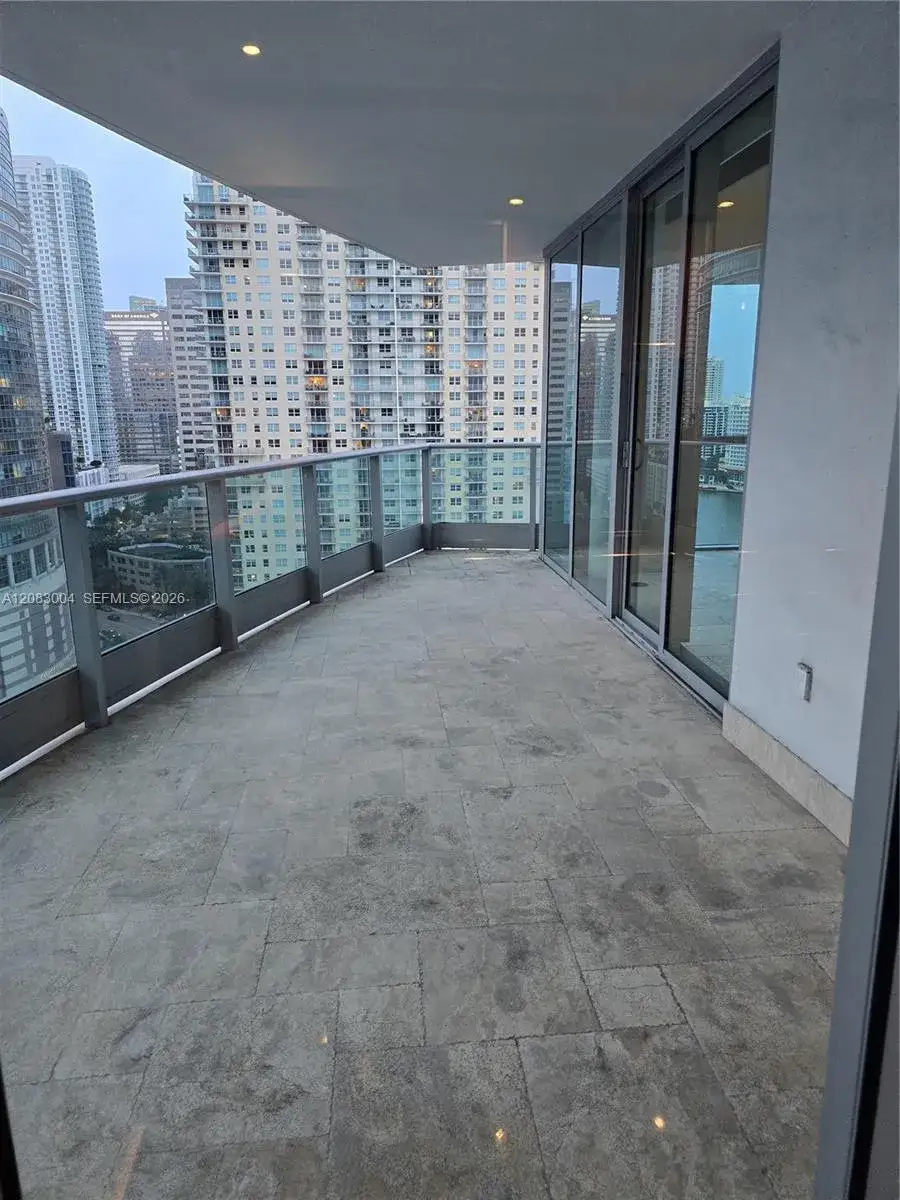 2 bedroom 2 bath Residential Lease for rent at 1331 Brickell Bay Dr # 2102, Miami FL 33131