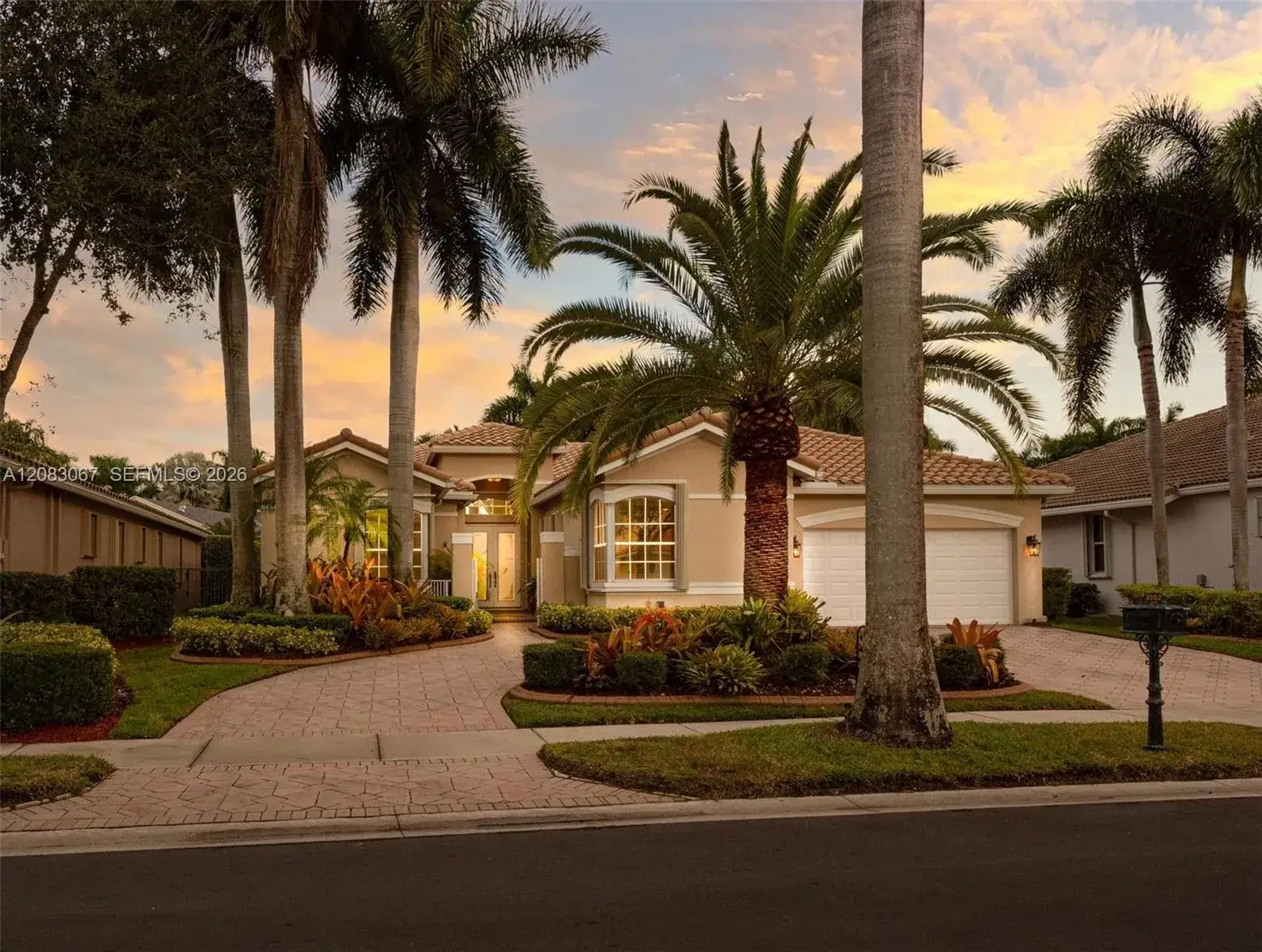 4 bedroom 3 bath Residential for sale at 2552 Jardin Ln, Weston FL 33327
