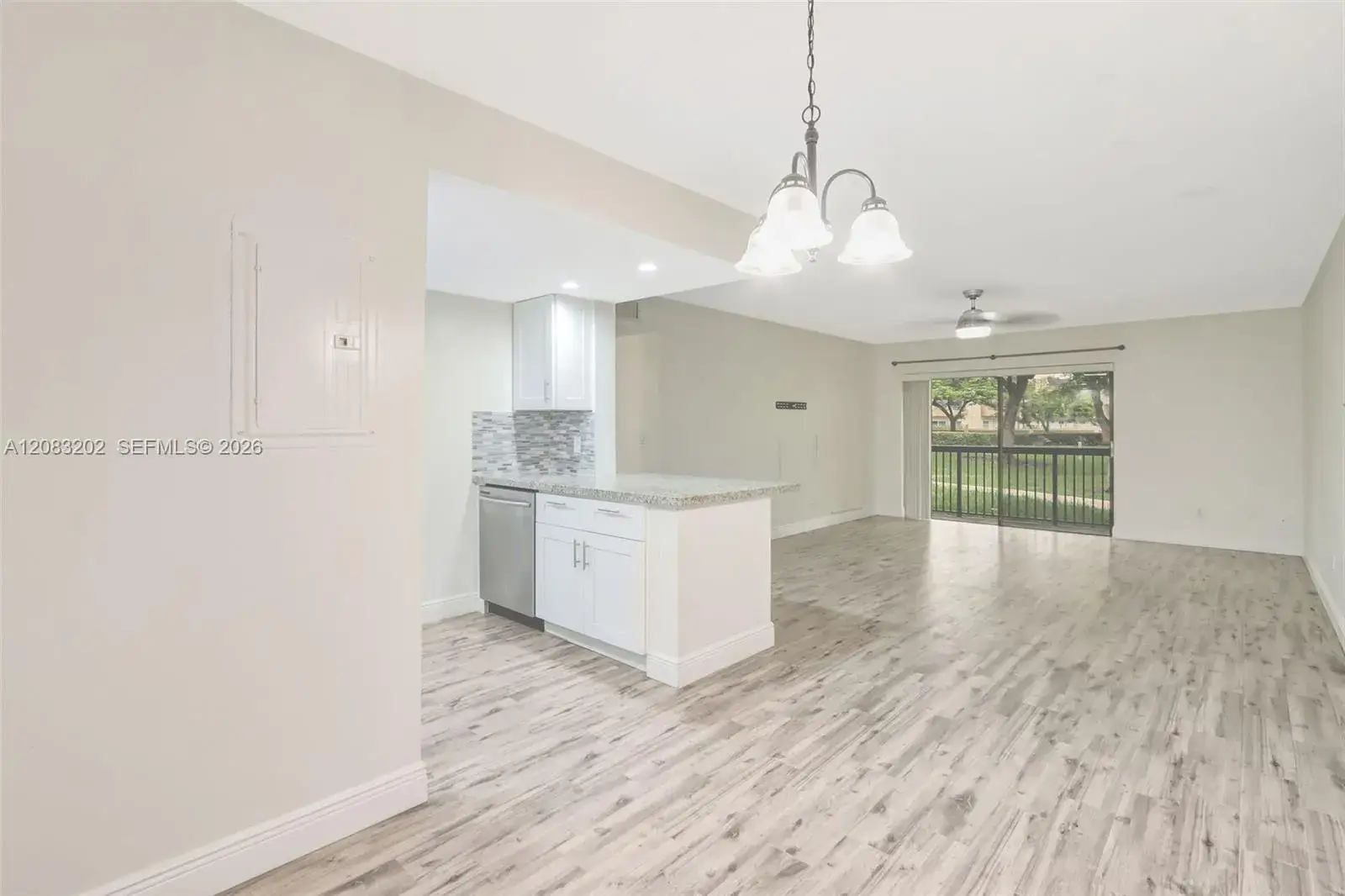 1 bedroom 1 bath Residential Lease for rent at 7925 SW 86th St # 903, Miami FL 33143