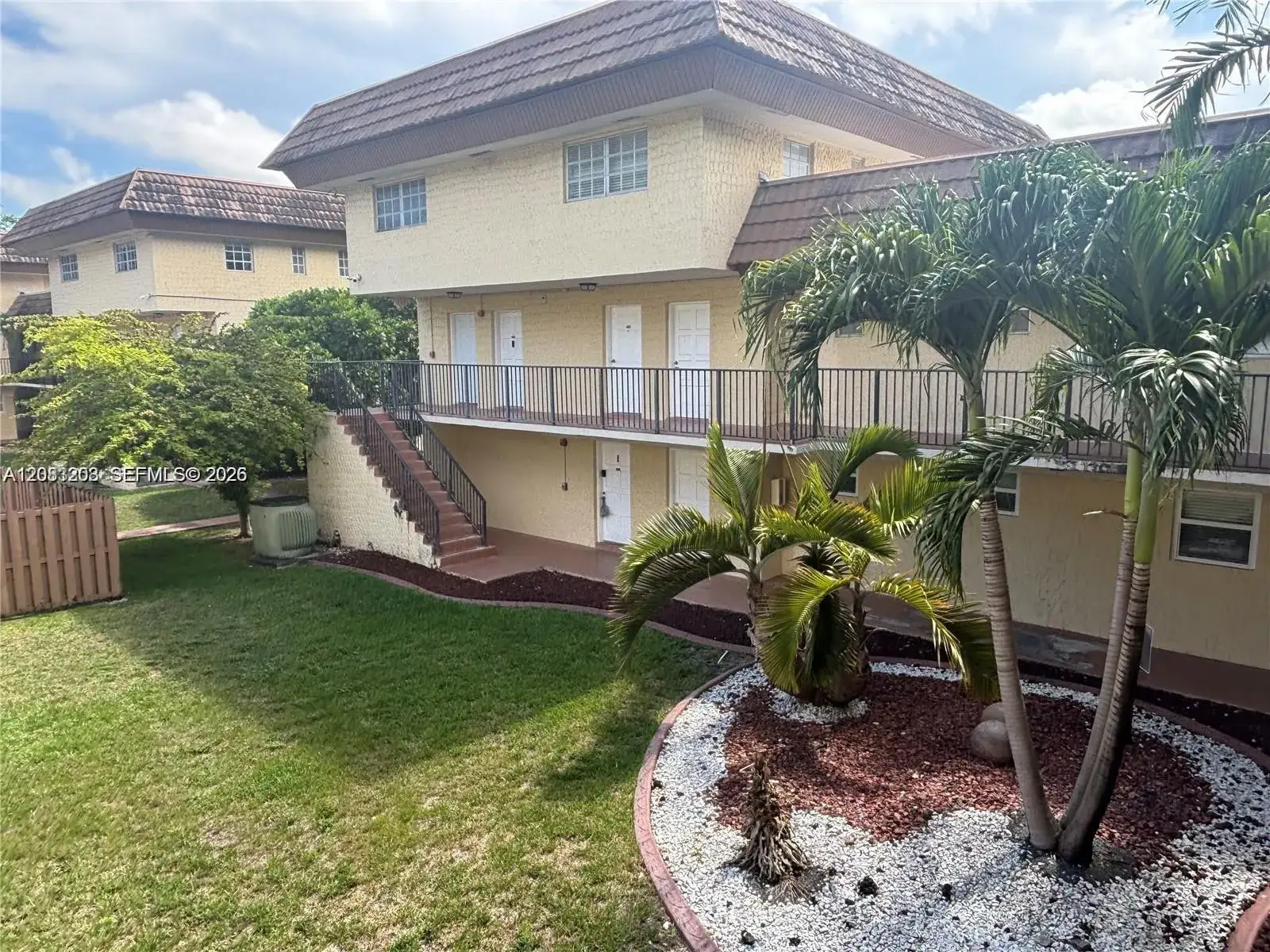 1 bedroom 1 bath Residential for sale at 8500 SW 109th Ave # 211, Miami FL 33173