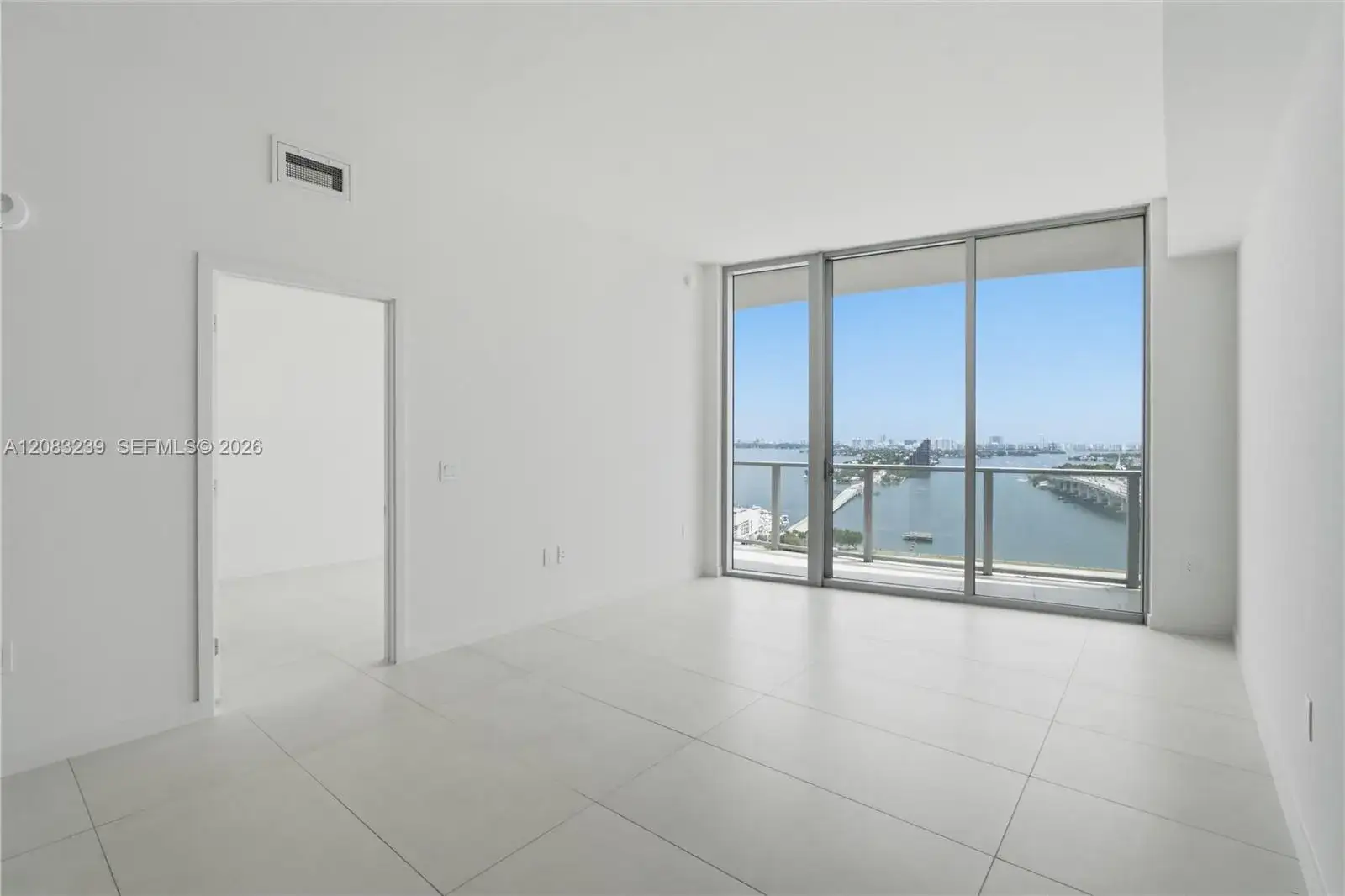 1 bedroom 2 bath Residential Lease for rent at 1400 Biscayne Blvd # 2104, Miami FL 33132