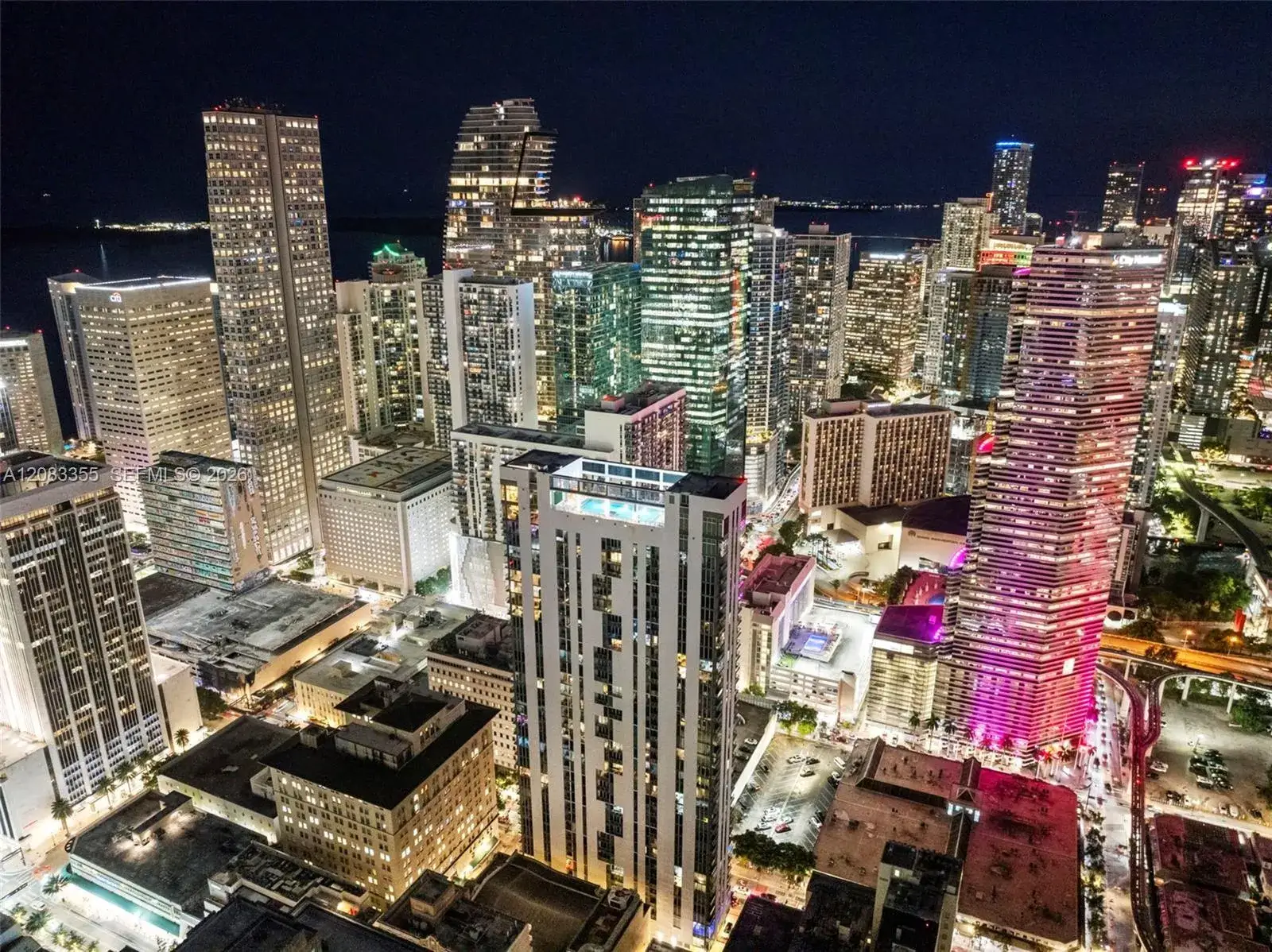 1 bedroom 1 bath Residential Lease for rent at 151 SE 1st St # 1508, Miami FL 33131