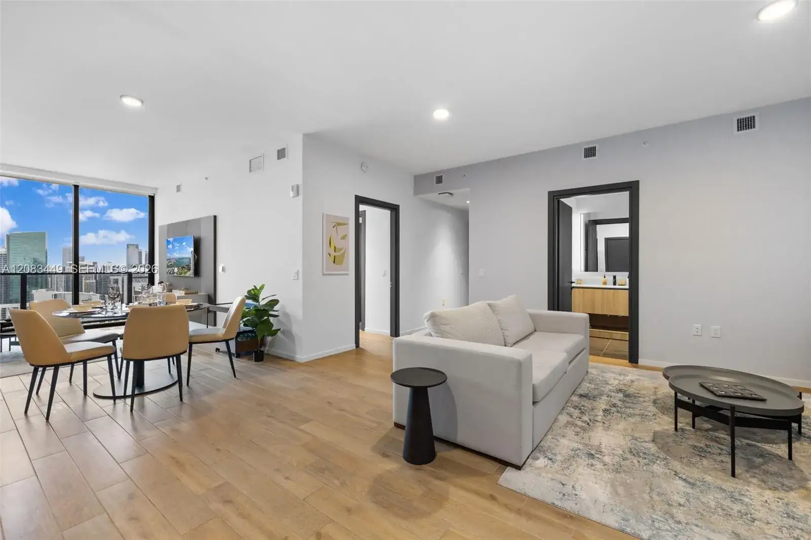 2 bedroom 3 bath Residential Lease for rent at 398 NE 5th St # 4117, Miami FL 33132