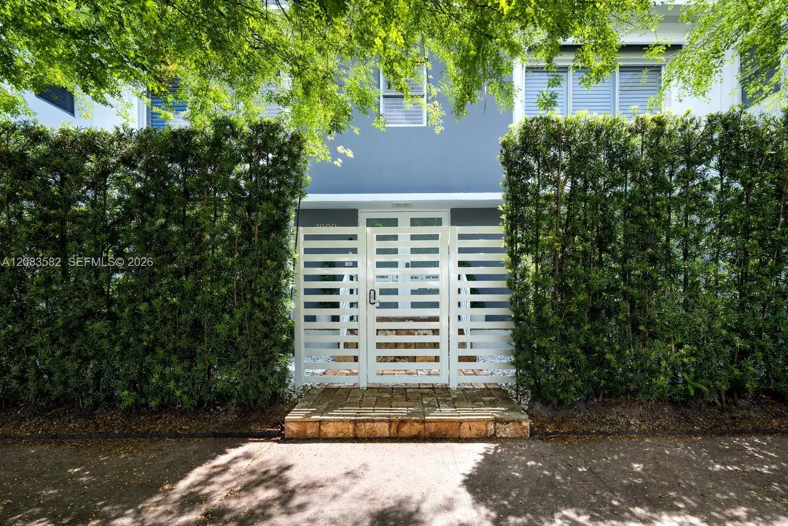 2 bedroom 2 bath Residential Lease for rent at 3909 Garden Ave # 1, Miami Beach FL 33140