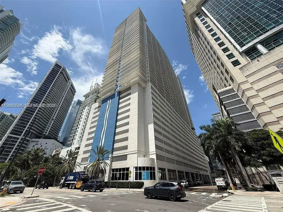 1 bath Residential Lease for rent at 1200 Brickell Bay Dr # 1610, Miami FL 33131