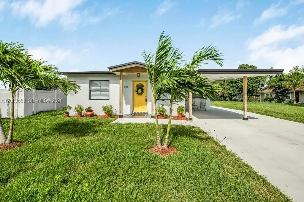 3 bedroom 2 bath Residential Lease for rent at 218 SW 10th Ave, Delray Beach FL 33444