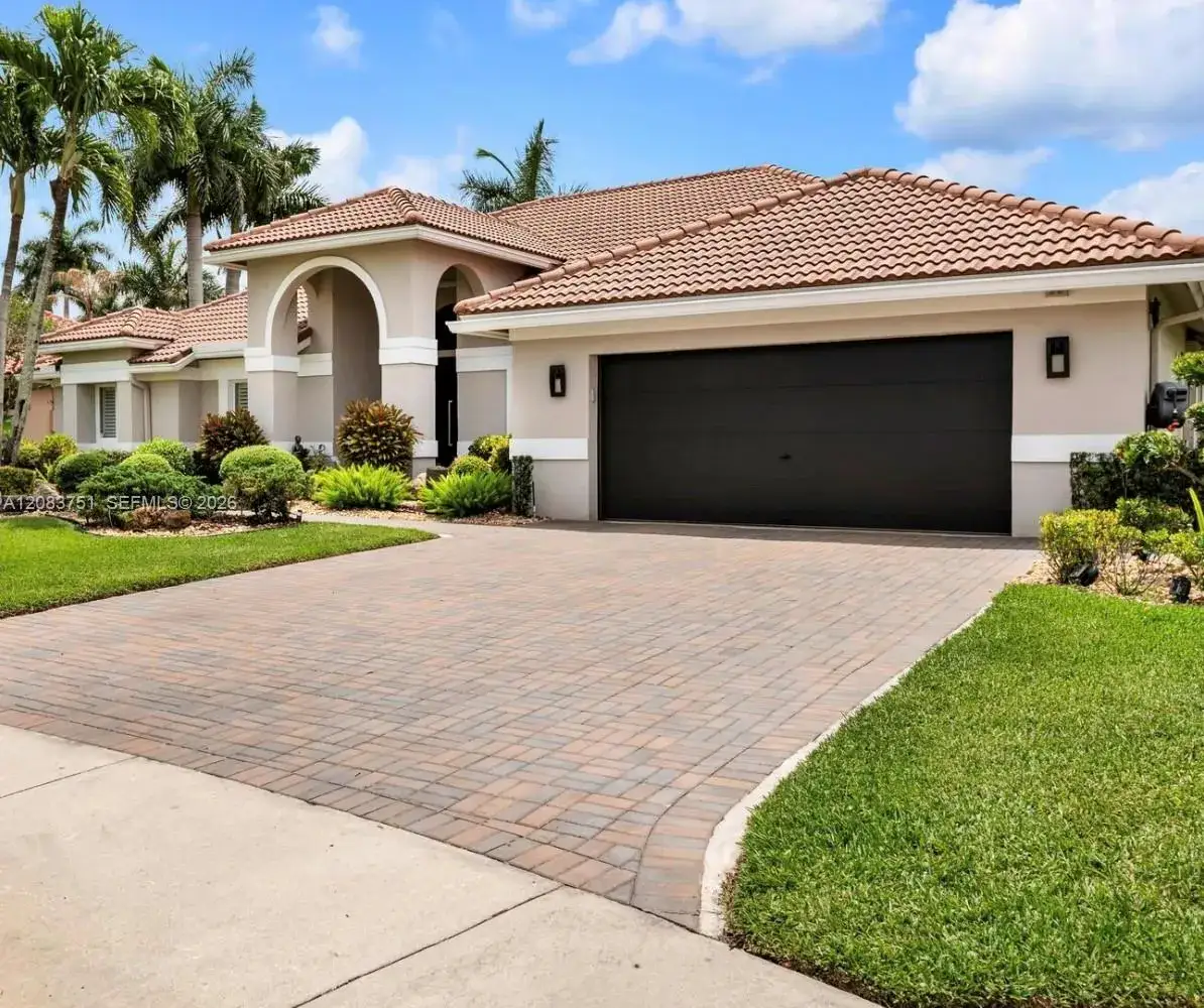 1165 Manor Ct, Weston FL 33326
