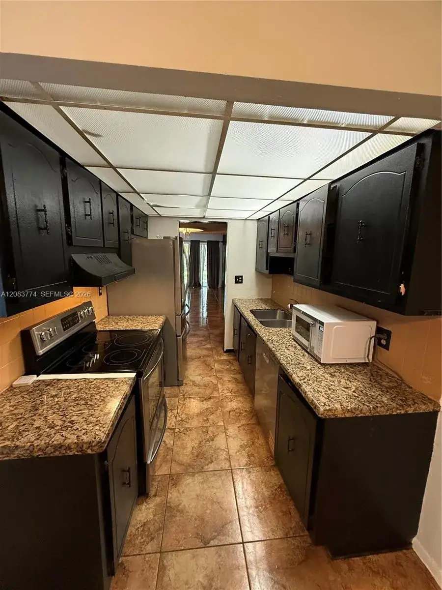 1809 NW 58th Ave # 18, Lauderhill FL 33313