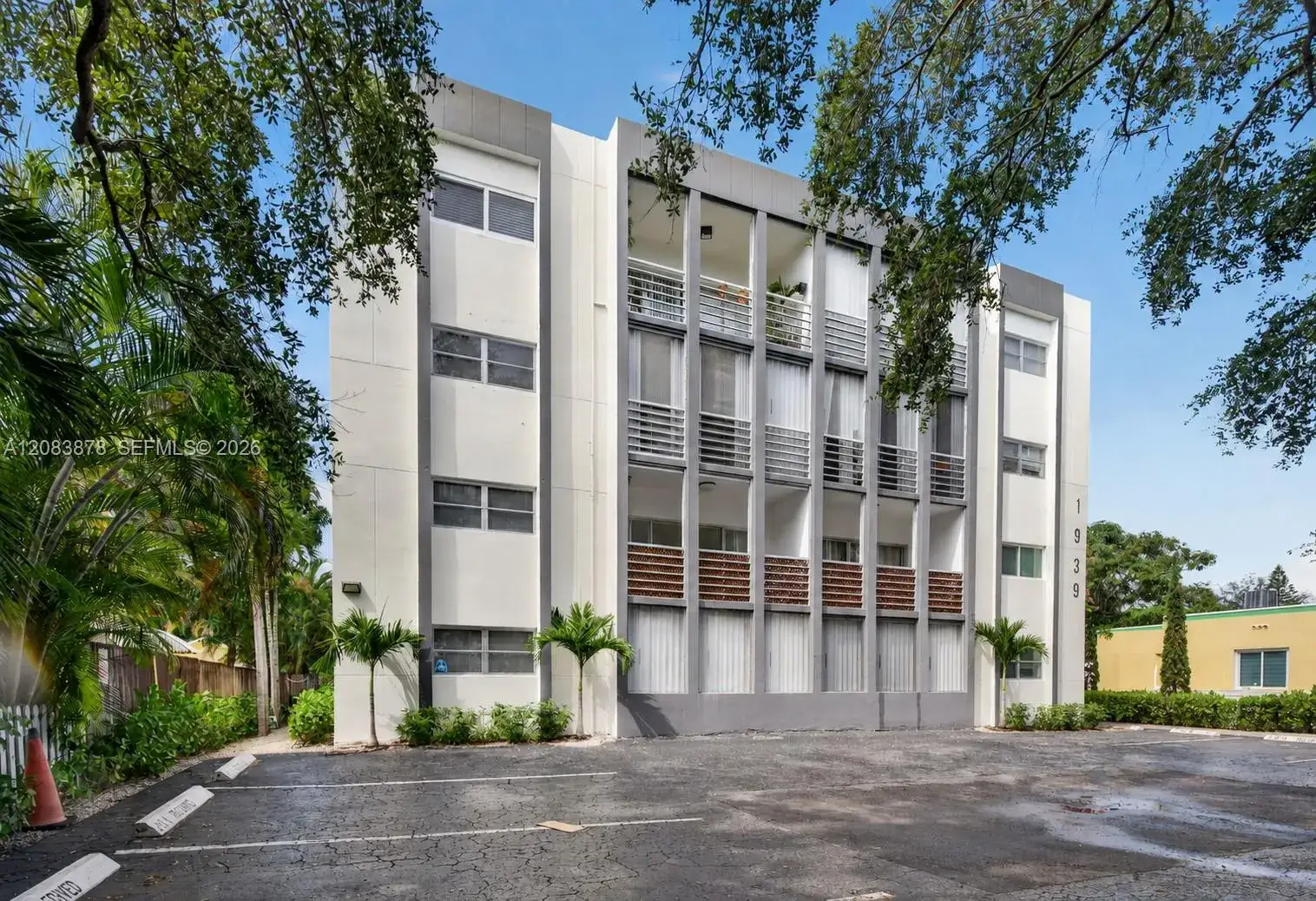 1939 Jefferson St # 204, Hollywood FL 33020