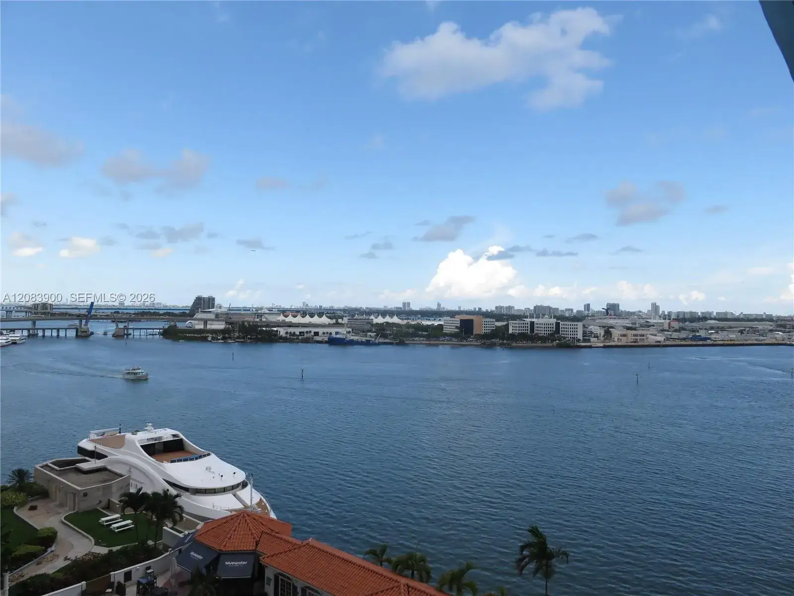 2 bedroom 2 bath Residential Lease for rent at 335 S Biscayne Blvd # 1508, Miami FL 33131