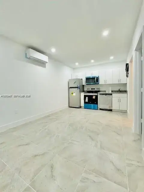 3300 SW 80th Ave, Miami FL 33155