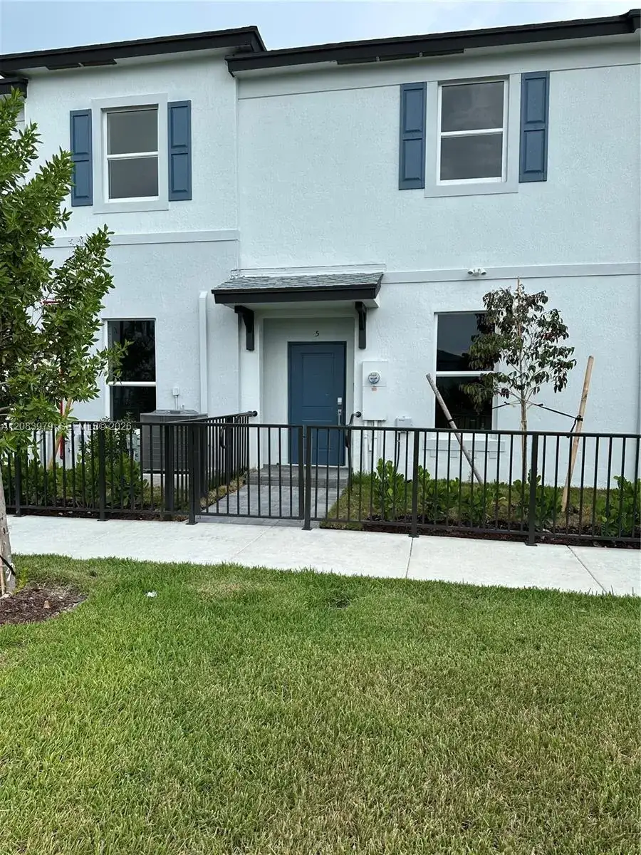 3 bedroom 2 bath Residential Lease for rent at 12456 SW 248th St # 5, Homestead FL 33032
