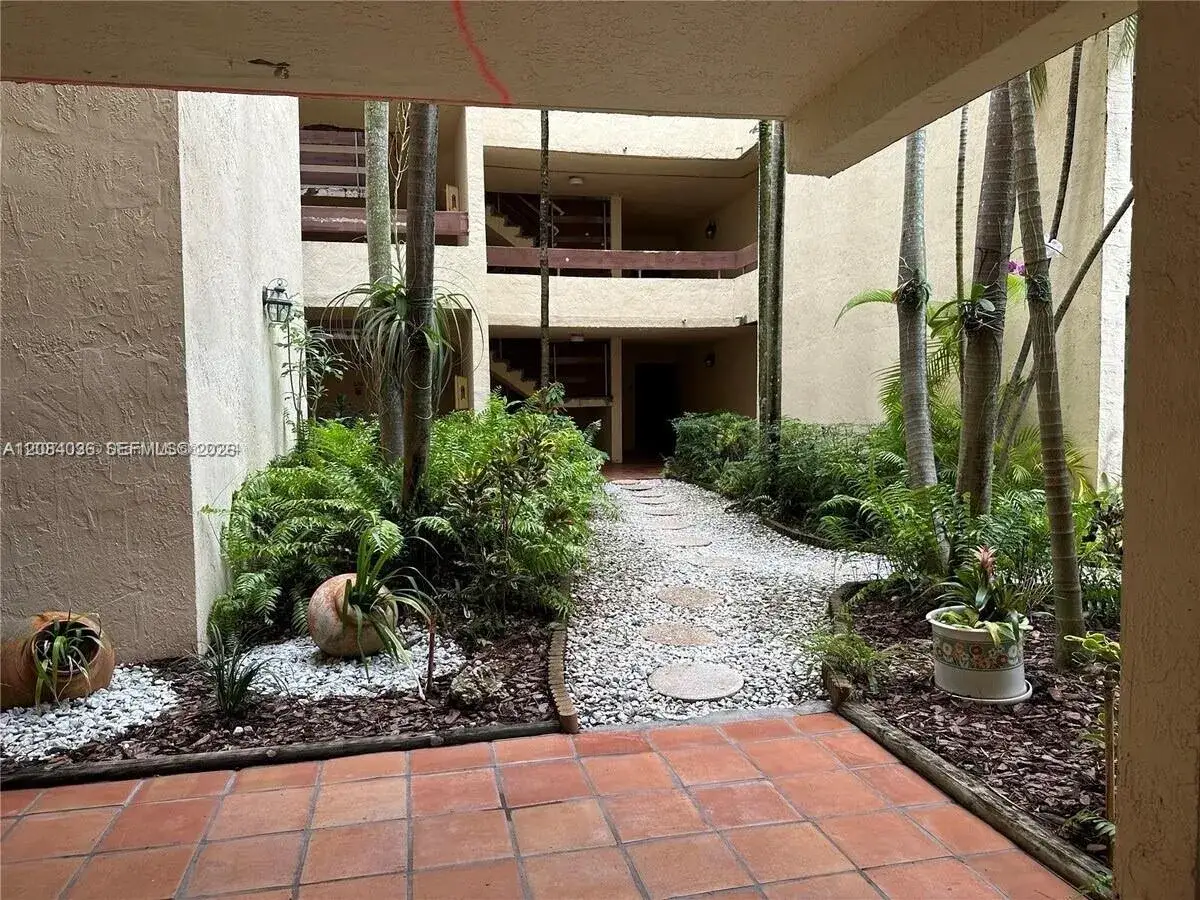 1 bedroom 1 bath Residential Lease for rent at 12455 SW 93rd Ter # 204T, Miami FL 33186
