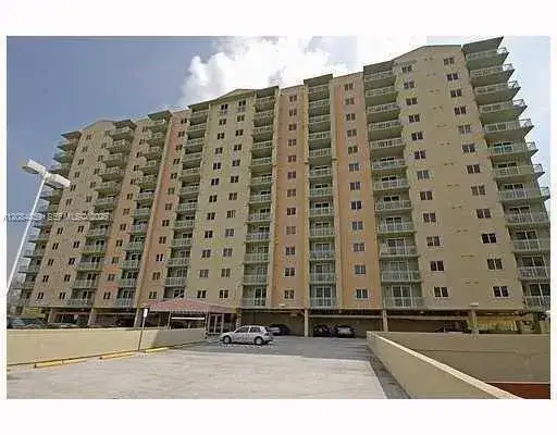 1 bedroom 1 bath Residential Lease for rent at 3500 Coral Way # 1202, Miami FL 33145