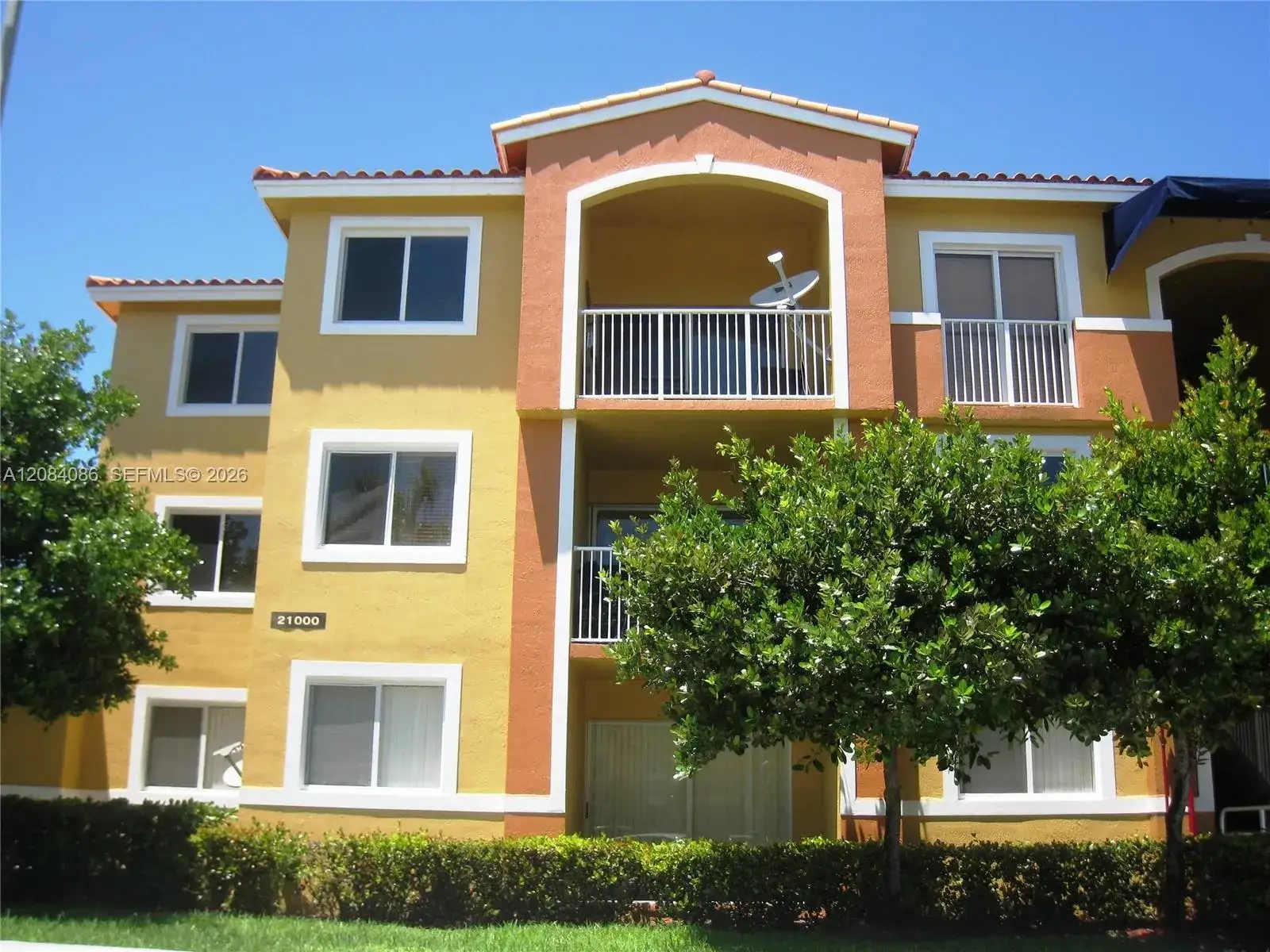 2 bedroom 2 bath Residential Lease for rent at 21000 SW 87th Ave # 101, Cutler Bay FL 33189