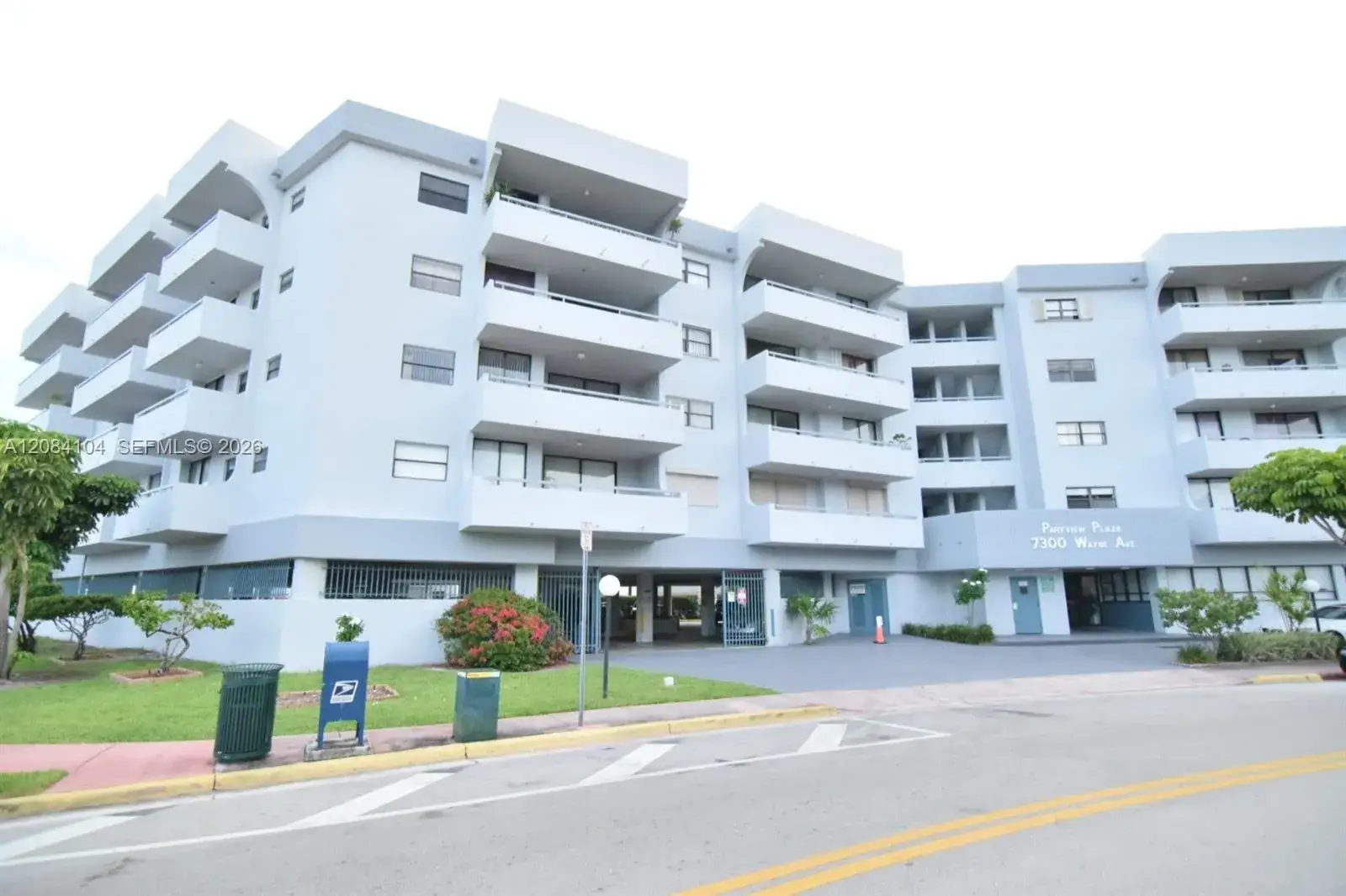 2 bedroom 2 bath Residential Lease for rent at 7300 Wayne Ave # 419, Miami Beach FL 33141