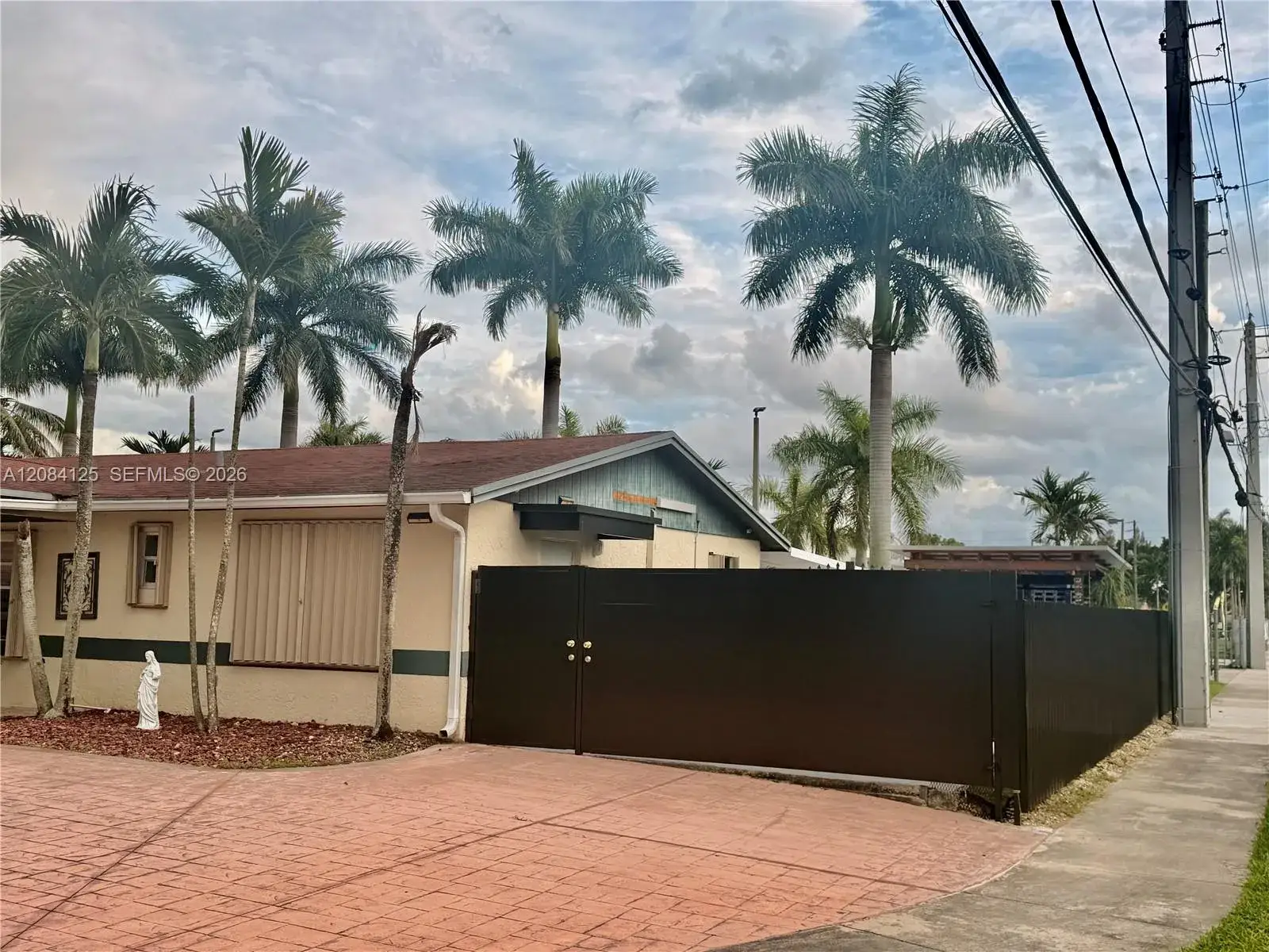 1 bedroom 1 bath Residential Lease for rent at 12694 SW 191st Ter, Miami FL 33177
