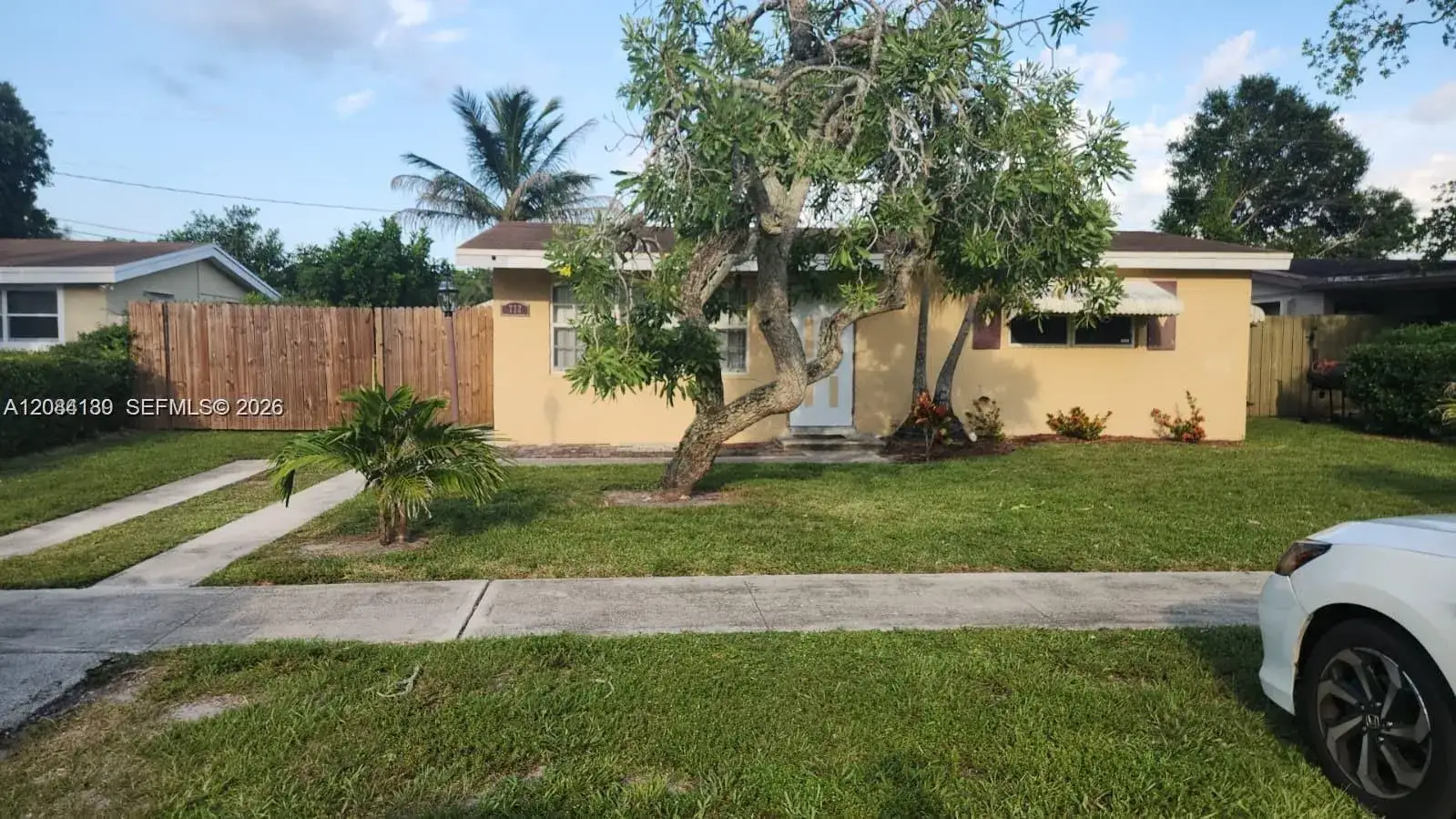2 bedroom 1 bath Residential for sale at 772 Gardenia Dr, Royal Palm Beach FL 33411