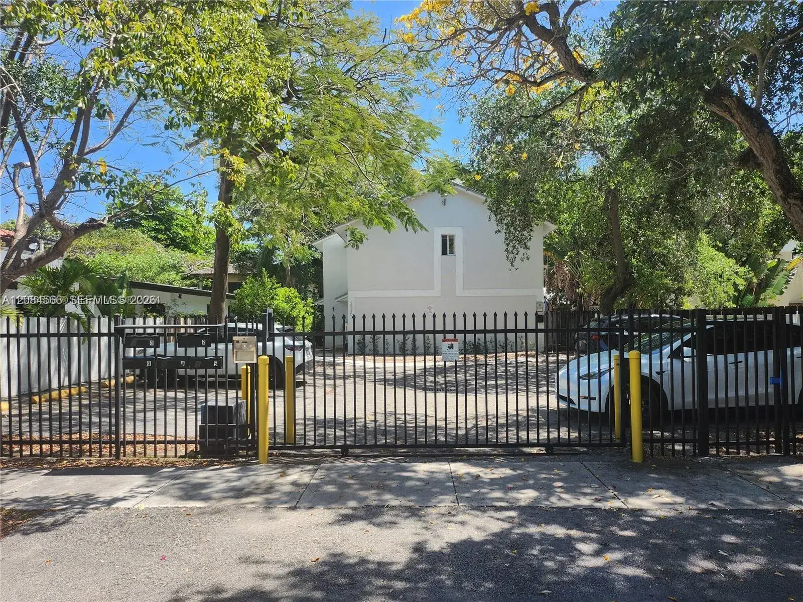 2 bedroom 1 bath Residential Lease for rent at 2925 Center St # 5, Coconut Grove FL 33133
