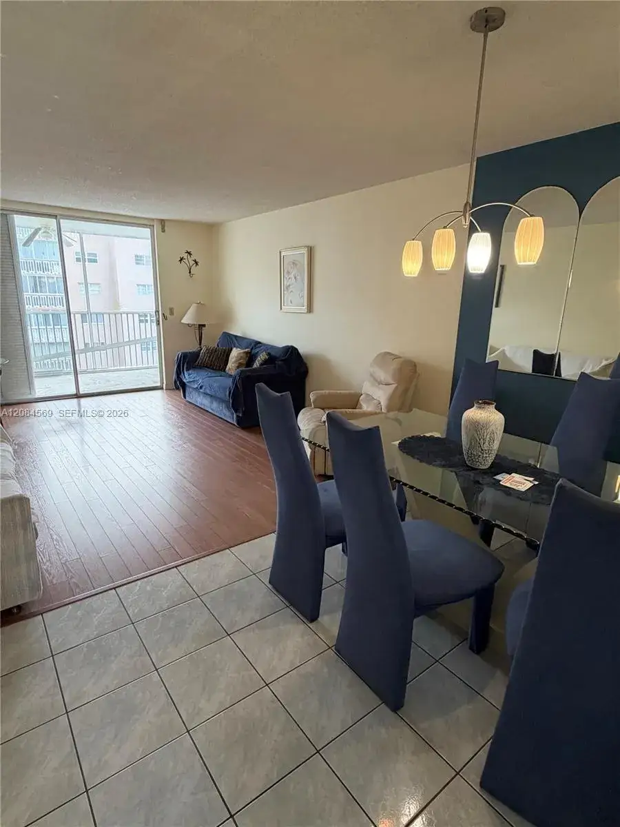 1 bedroom 1 bath Residential Lease for rent at 319 NE 14th Ave # 505, Hallandale Beach FL 33009