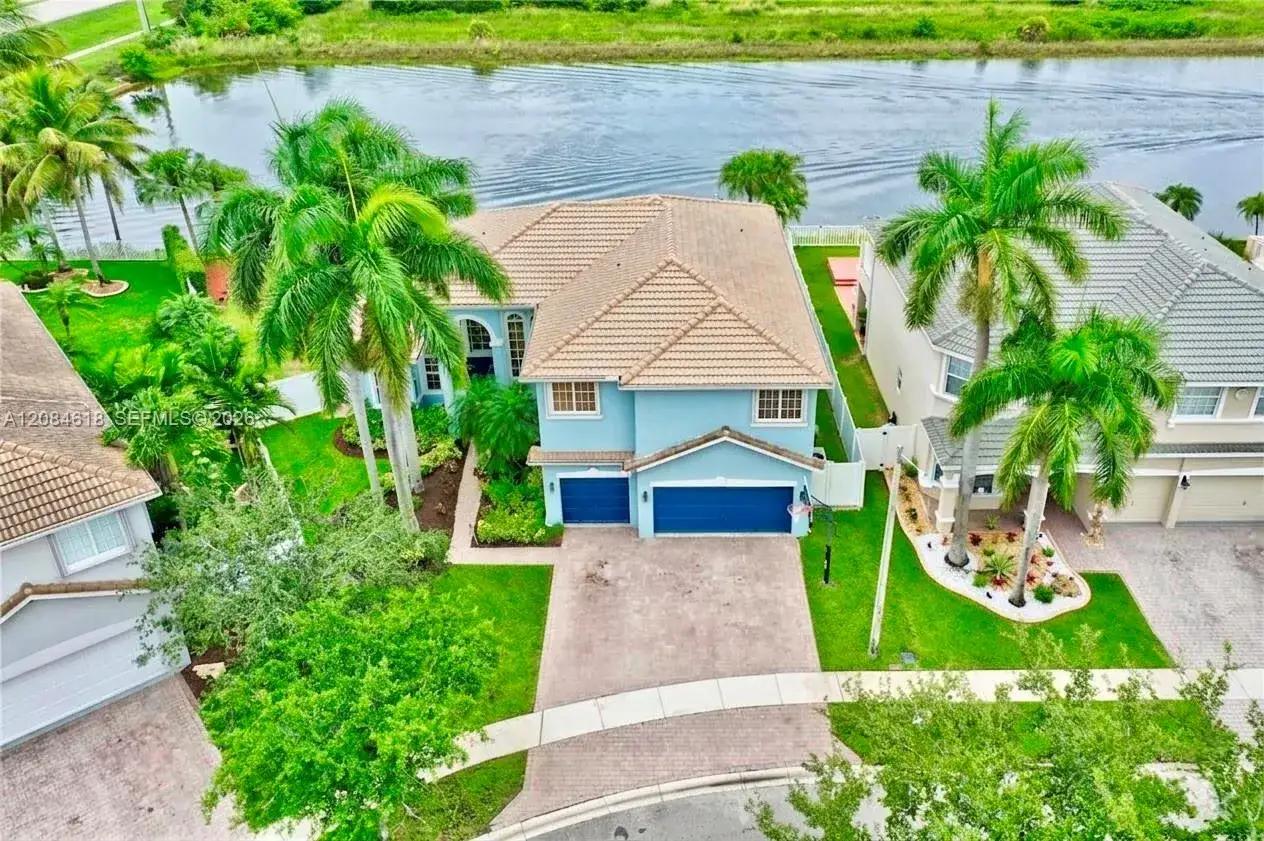 5 bedroom 4 bath Residential for sale at 1580 SW 164th Ave, Pembroke Pines FL 33027