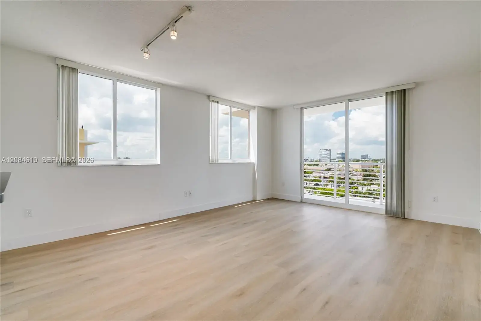 1 bedroom 1 bath Residential Lease for rent at 18800 NE 29th Ave # 701, Aventura FL 33180