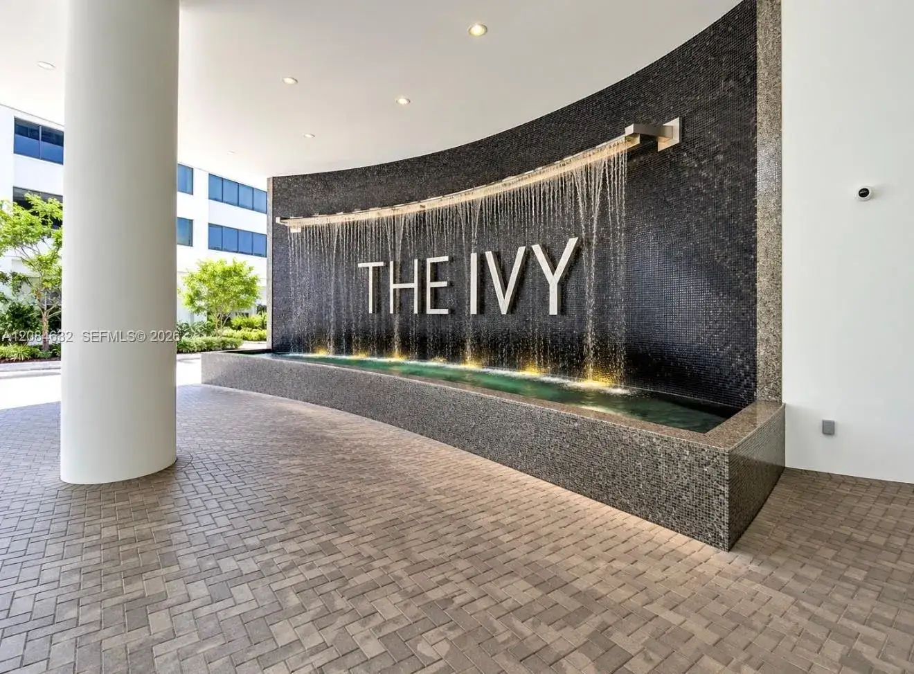 1 bedroom 1 bath Residential for sale at 90 SW 3rd St # 1403, Miami FL 33130