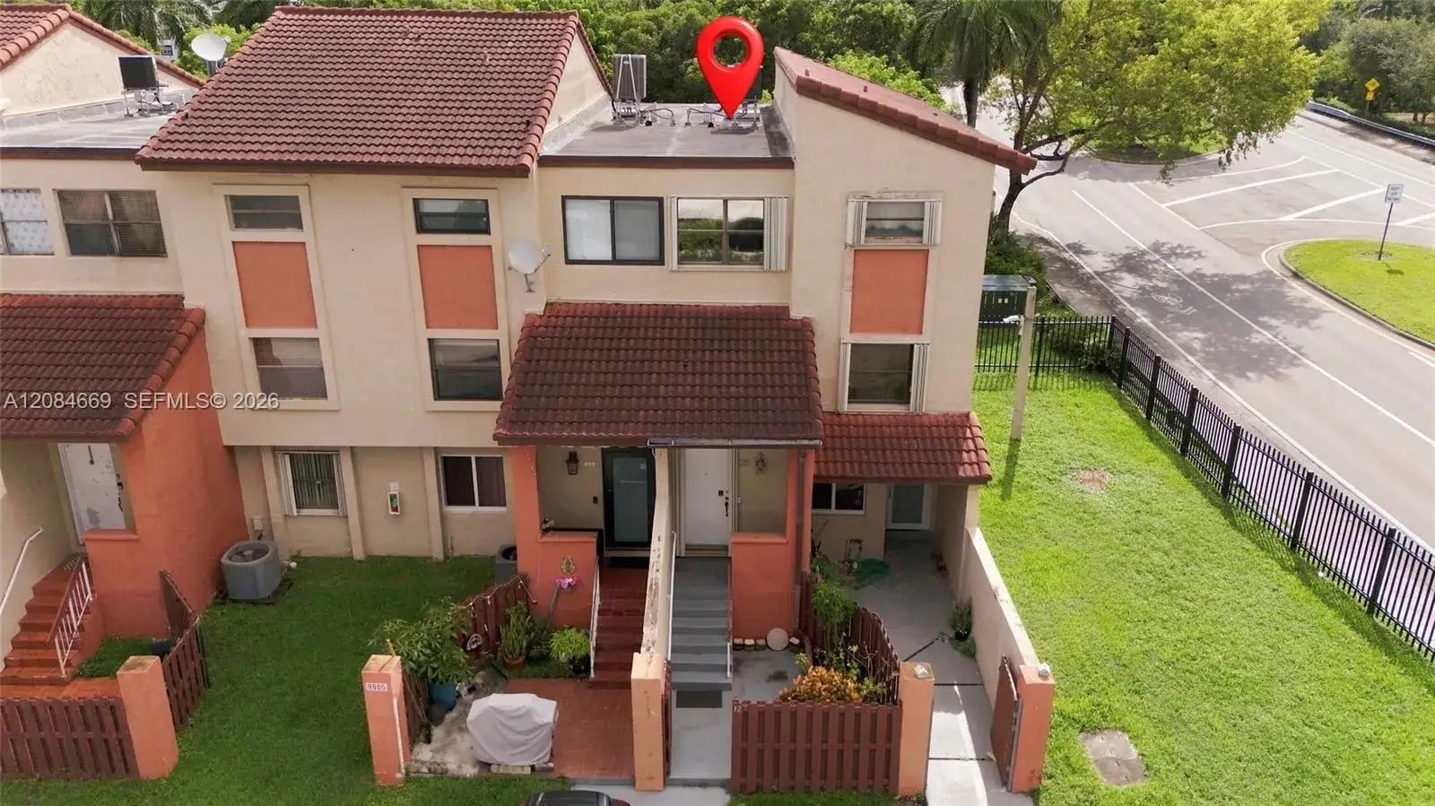 9905 NW 9th St Cir # 21, Miami FL 33172