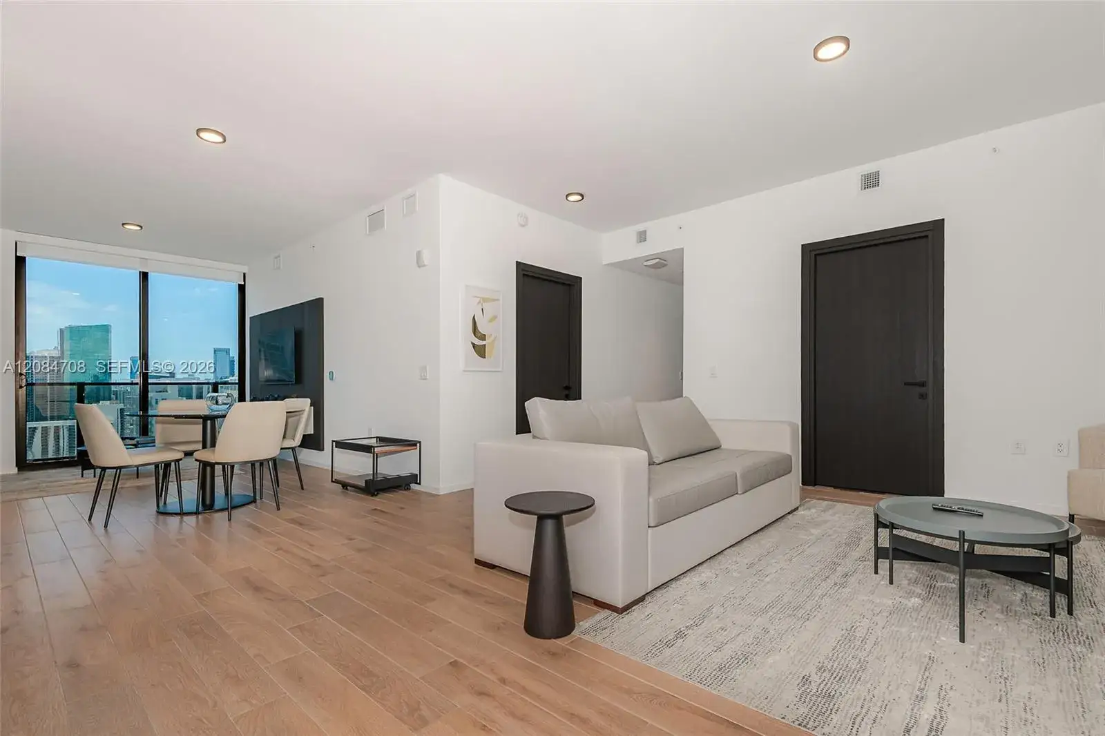 3 bedroom 3 bath Residential Lease for rent at 398 NE 5th St # 3417, Miami FL 33132