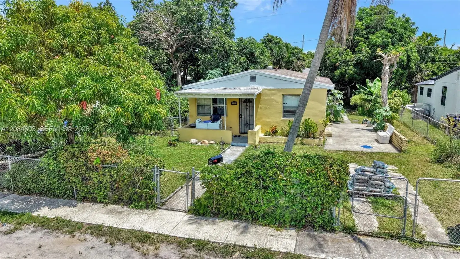 3 bedroom 2 bath Residential for sale at 15601 NE 15th Ave, North Miami Beach FL 33162