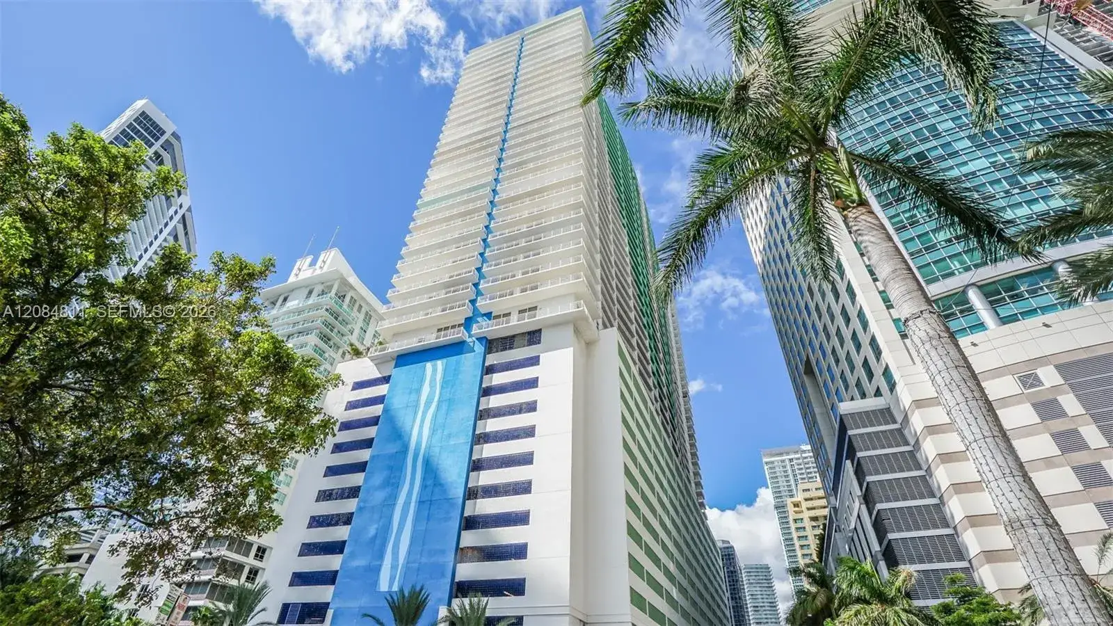 1 bedroom 1 bath Residential Lease for rent at 1200 Brickell Bay Dr # 3620, Miami FL 33131