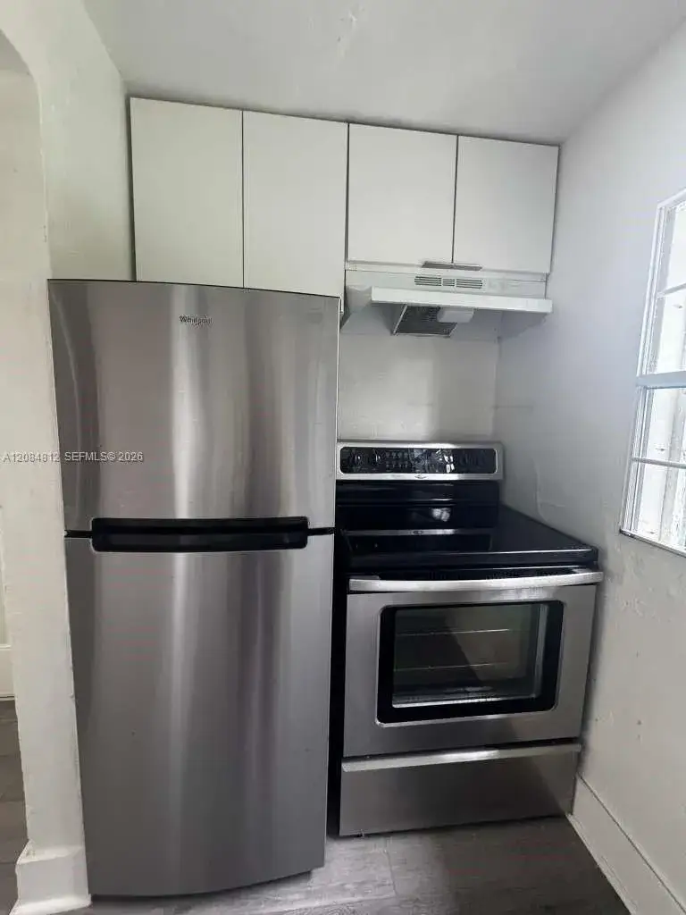 1 bedroom 1 bath Residential Lease for rent at 1121 NW 40th St # 4, Miami FL 33127