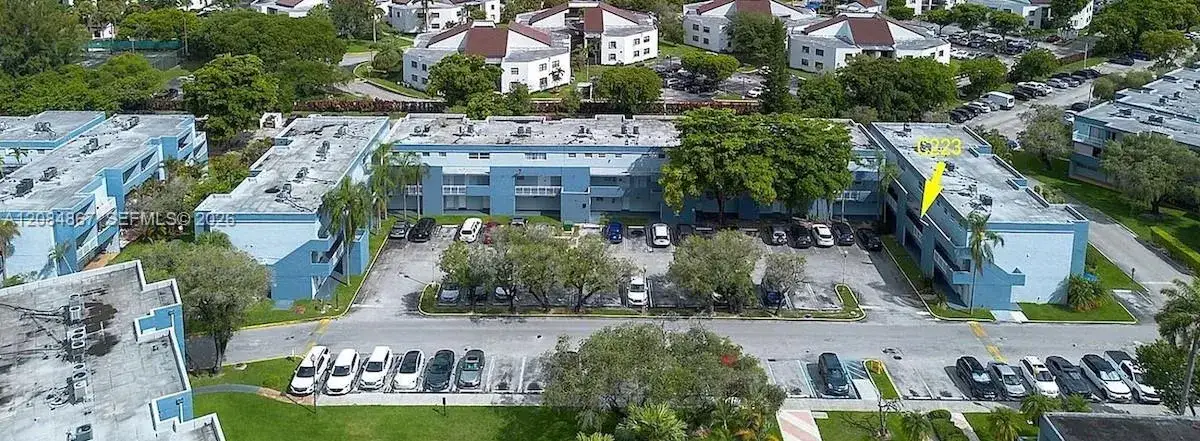 3 bedroom 2 bath Residential Lease for rent at 9355 Fontainebleau # 223, Miami FL 33172