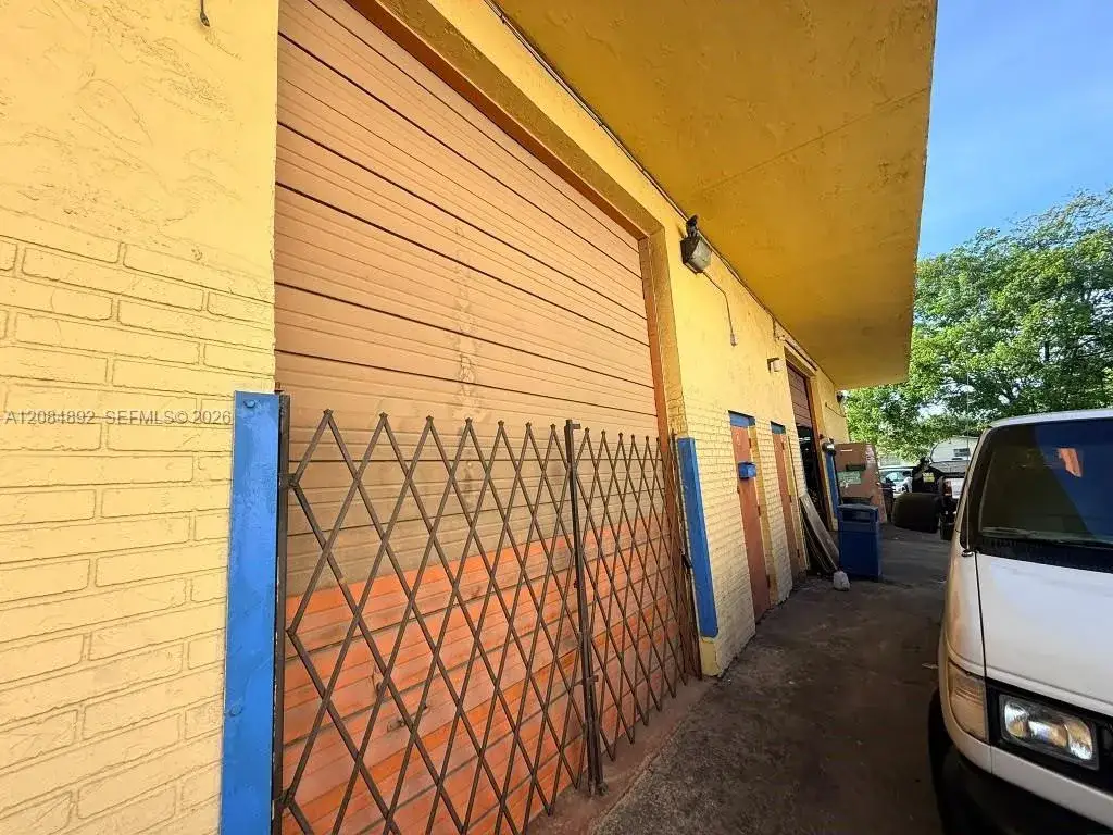 Commercial Sale for sale at 5912 SW 25th St # 3, West Park FL 33023