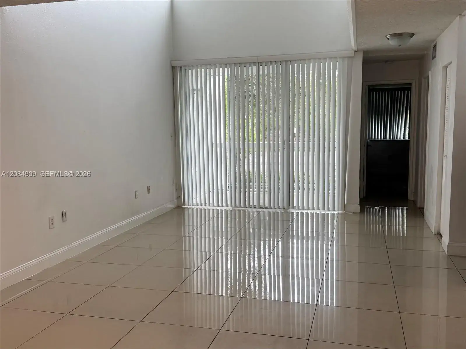 2 bedroom 2 bath Residential Lease for rent at 4639 NW 97th Ct # 18, Doral FL 33178