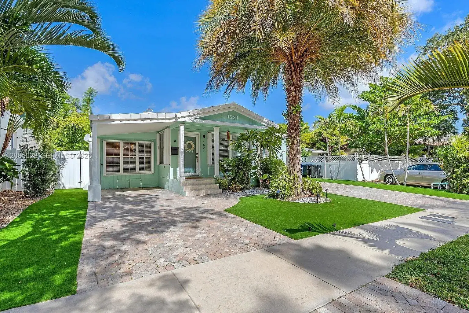 3 bedroom 2 bath Residential for sale at 1621 NE 3rd Ct, Fort Lauderdale FL 33301