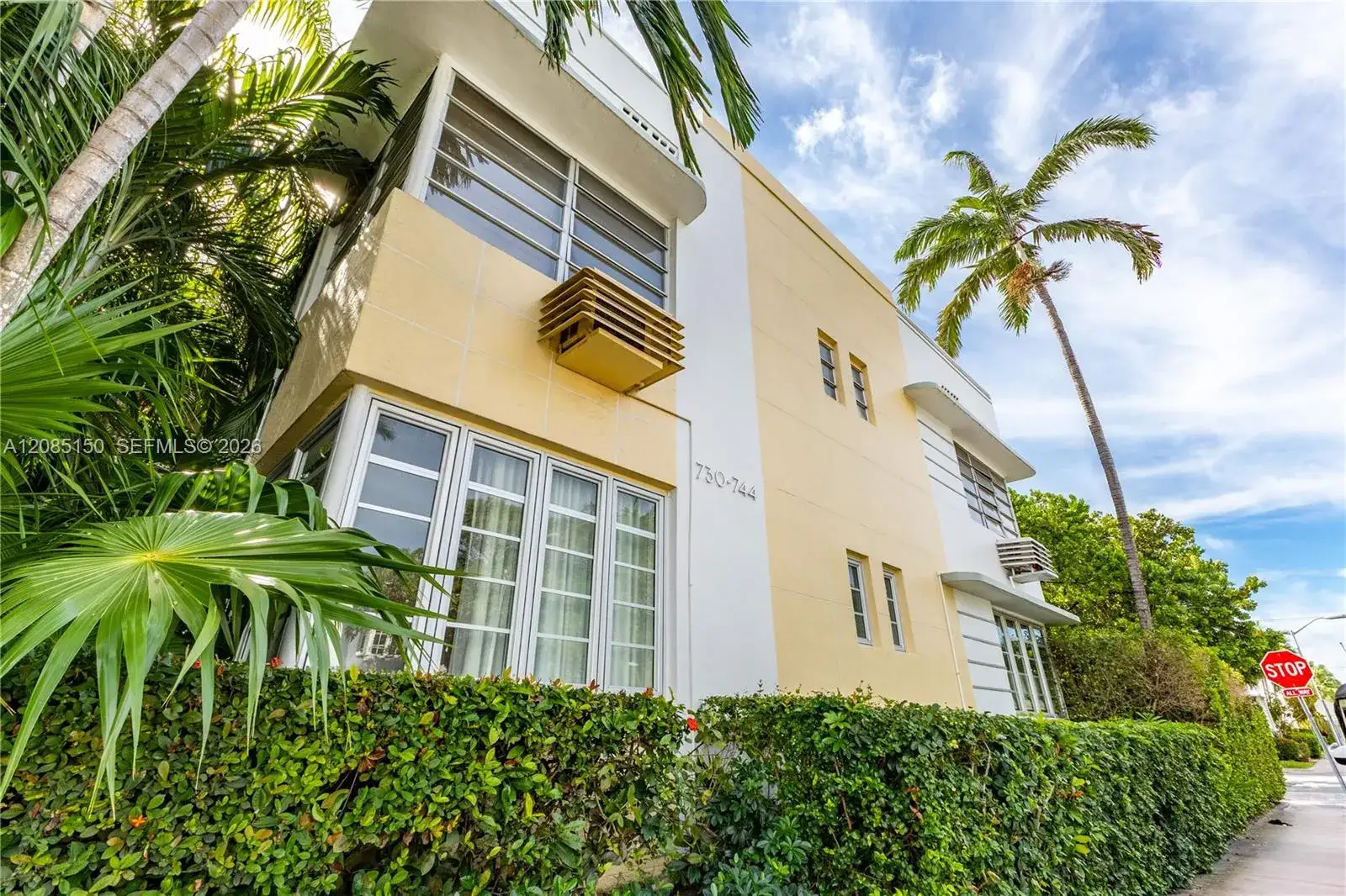 1 bedroom 1 bath Residential Lease for rent at 742 10th St # 209, Miami Beach FL 33139