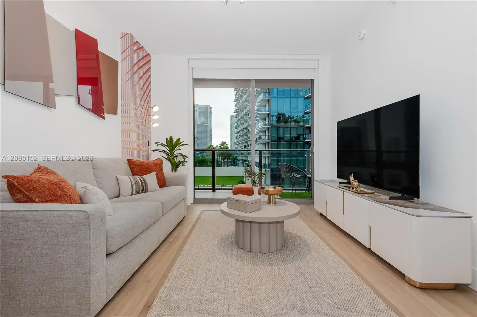 1 bedroom 1 bath Residential for sale at 90 NE 32nd St # 808, Miami FL 33127