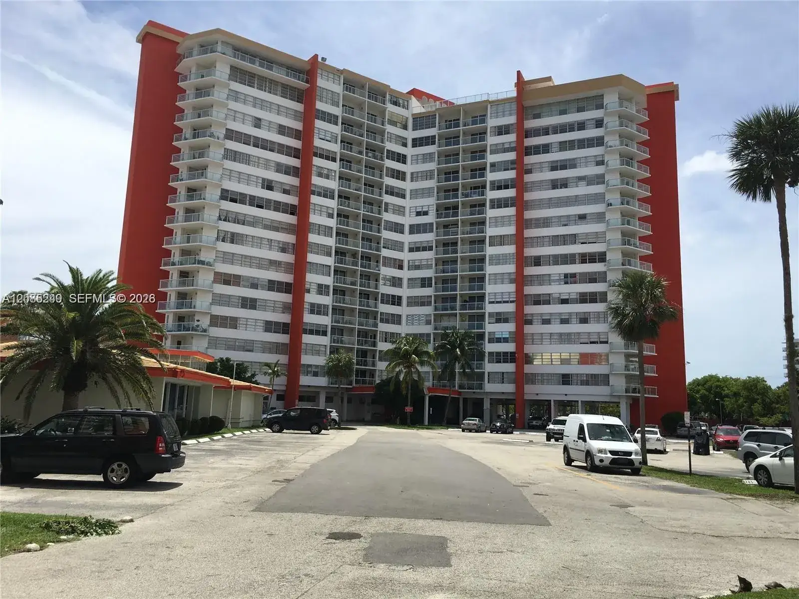 1 bedroom 2 bath Residential Lease for rent at 1351 NE Miami Gardens Dr # 1414E, Miami FL 33179