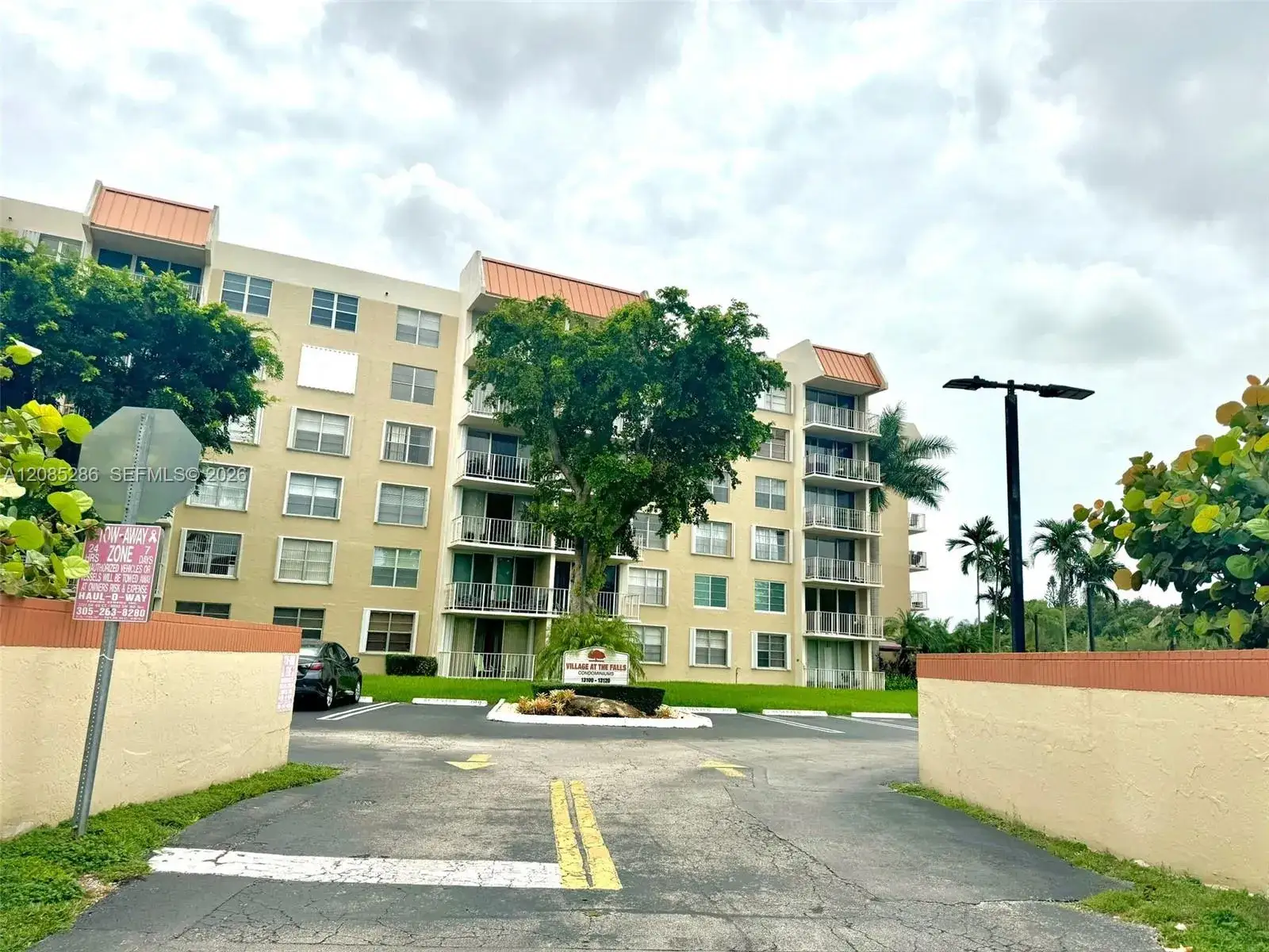 2 bedroom 2 bath Residential Lease for rent at 13120 SW 92nd Ave # 121, Miami FL 33176
