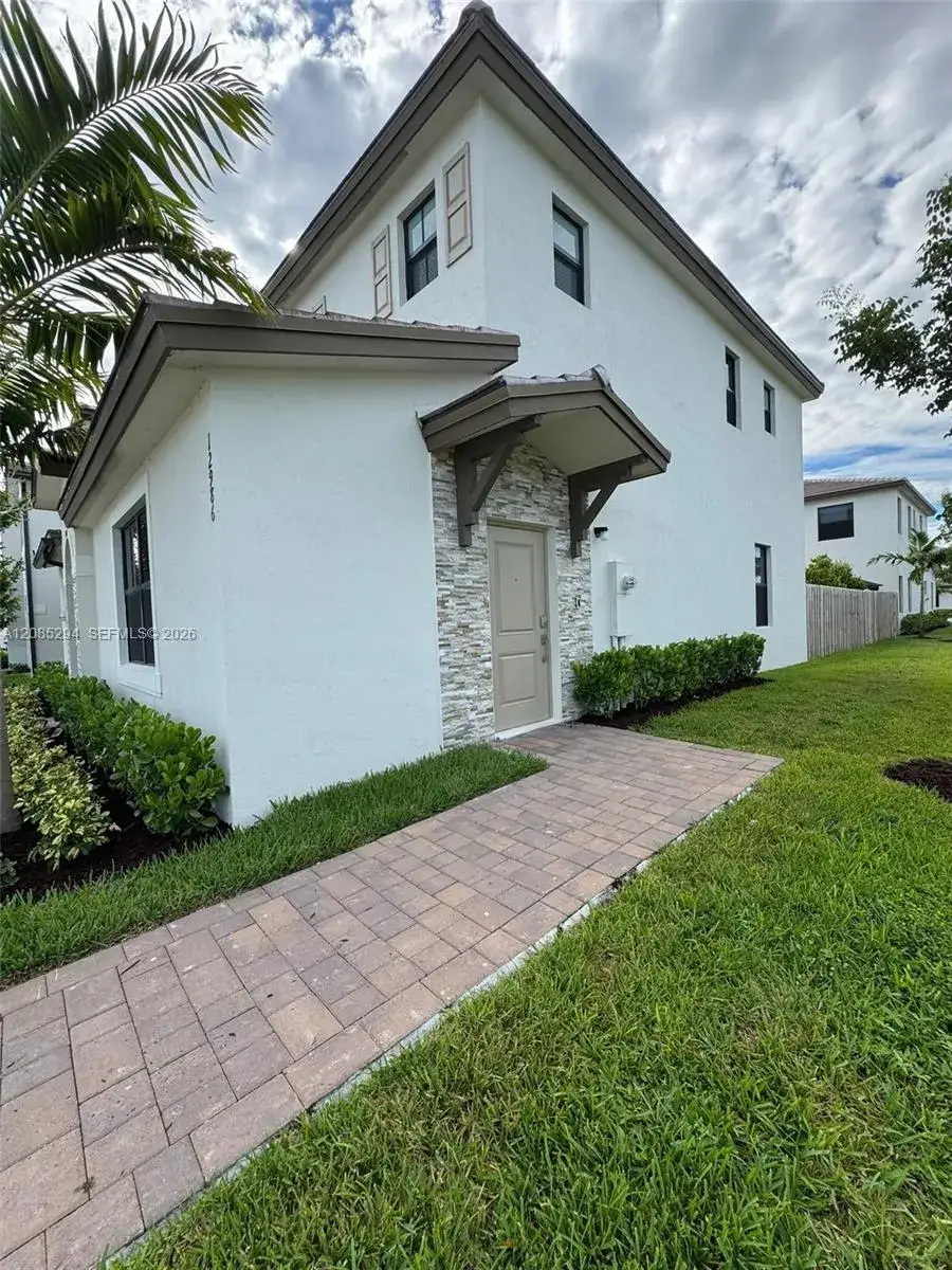 3 bedroom 3 bath Residential for sale at 12986 SW 232nd Ter # 12986, Homestead FL 33170