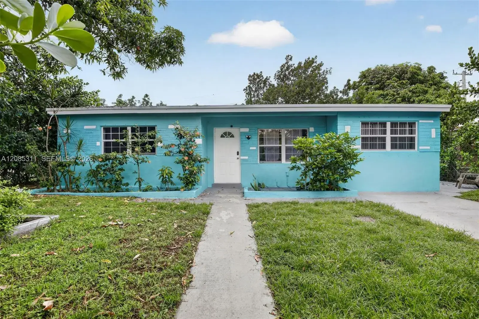 4 bedroom 2 bath Residential for sale at 6238 Hayes St, Hollywood FL 33024