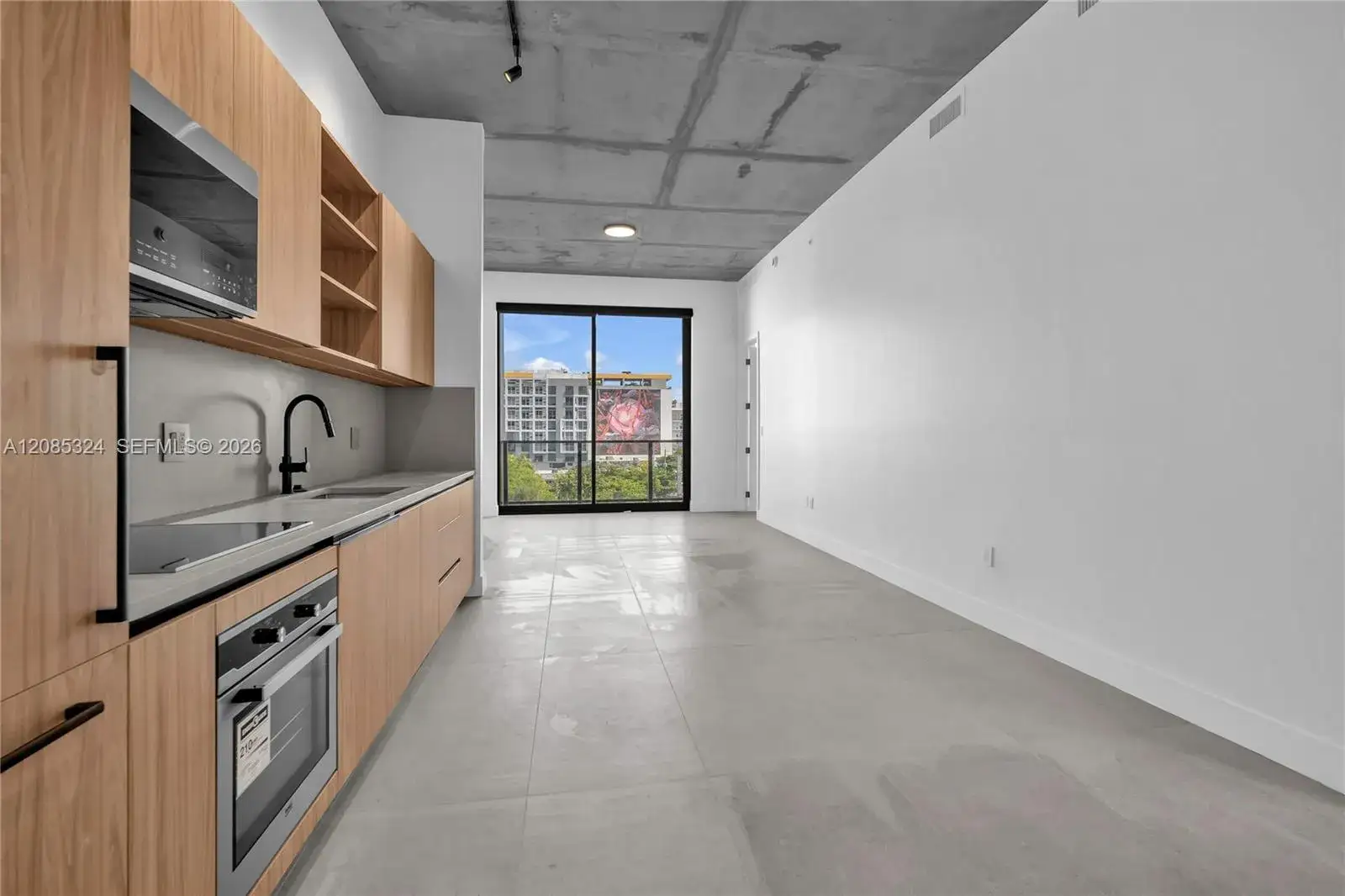 2 bedroom 2 bath Residential Lease for rent at 91 NW 27th St # 201, Miami FL 33127