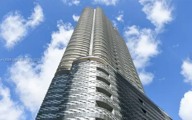 1 bedroom 1 bath Residential Lease for rent at 1000 Brickell Plaza # 2106, Miami FL 33131