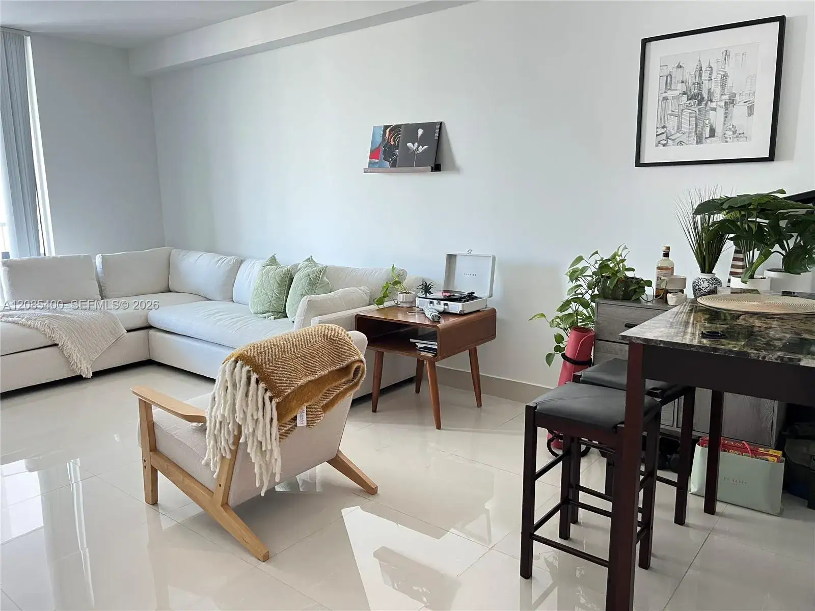 1 bedroom 1 bath Residential Lease for rent at 1250 S Miami Ave # 1113, Miami FL 33130