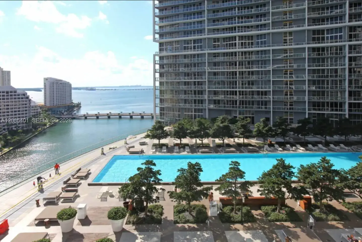 1 bedroom 1 bath Residential Lease for rent at 485 Brickell Ave # 2006, Miami FL 33131