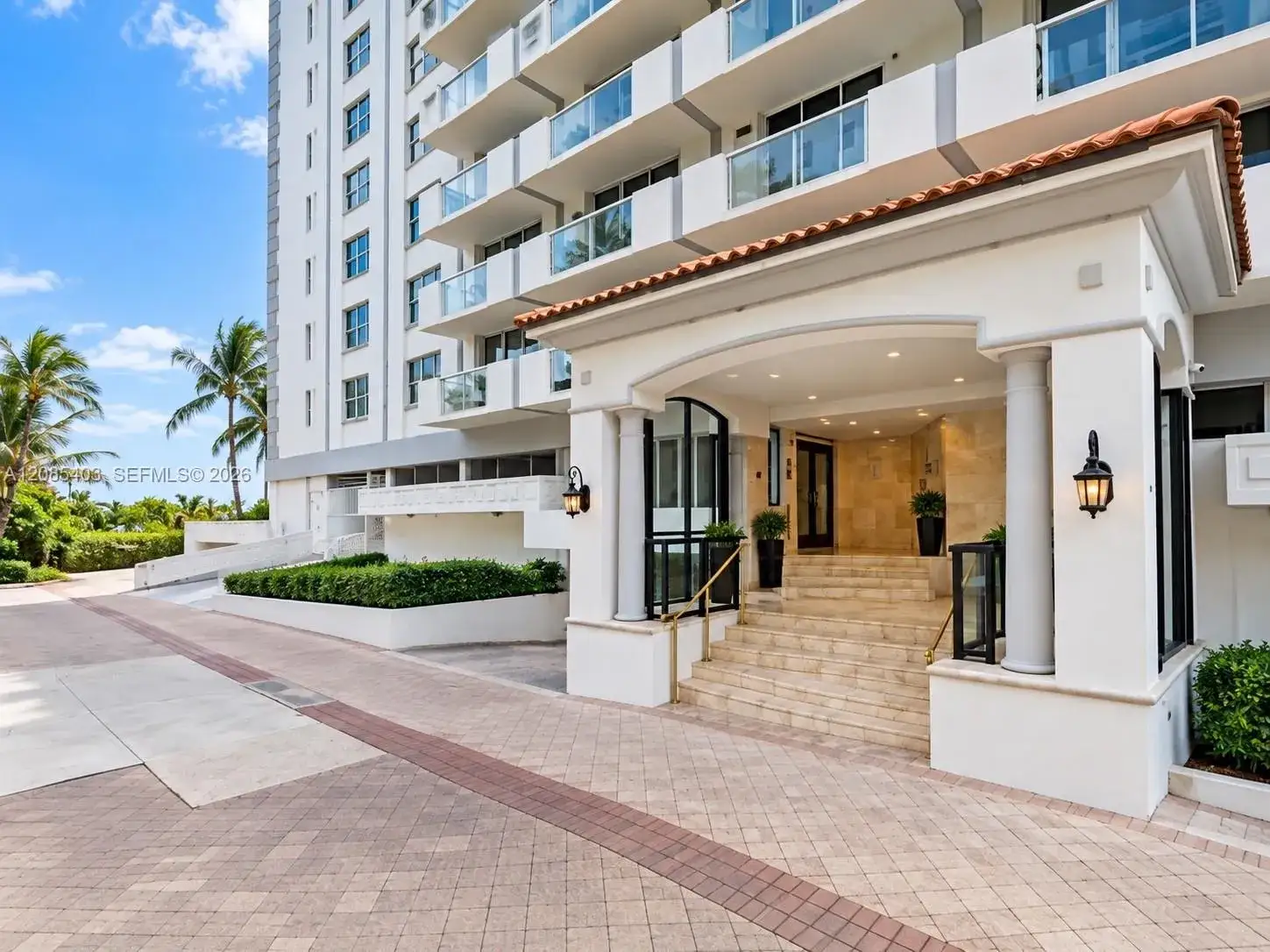 1 bedroom 1 bath Residential for sale at 9195 Collins Ave # 1010, Surfside FL 33154